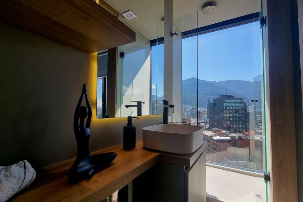 Bright luxurious flat with stunning view workspace