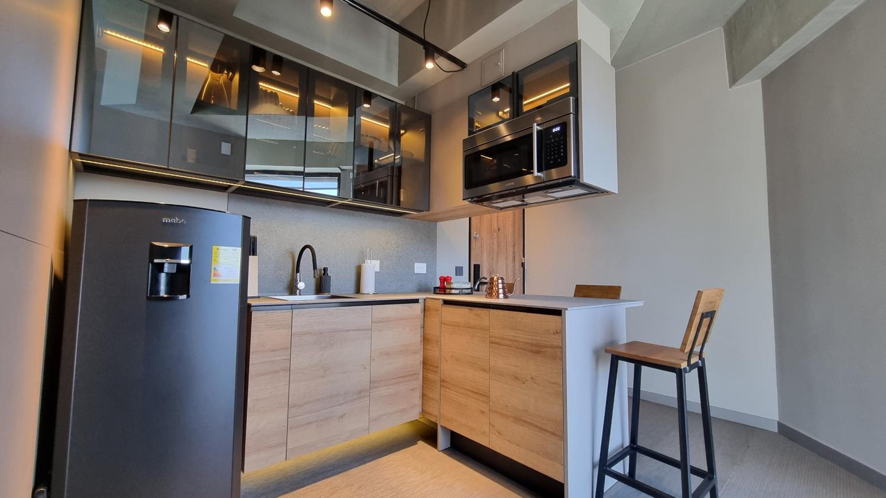 Bright luxurious flat with stunning view workspace