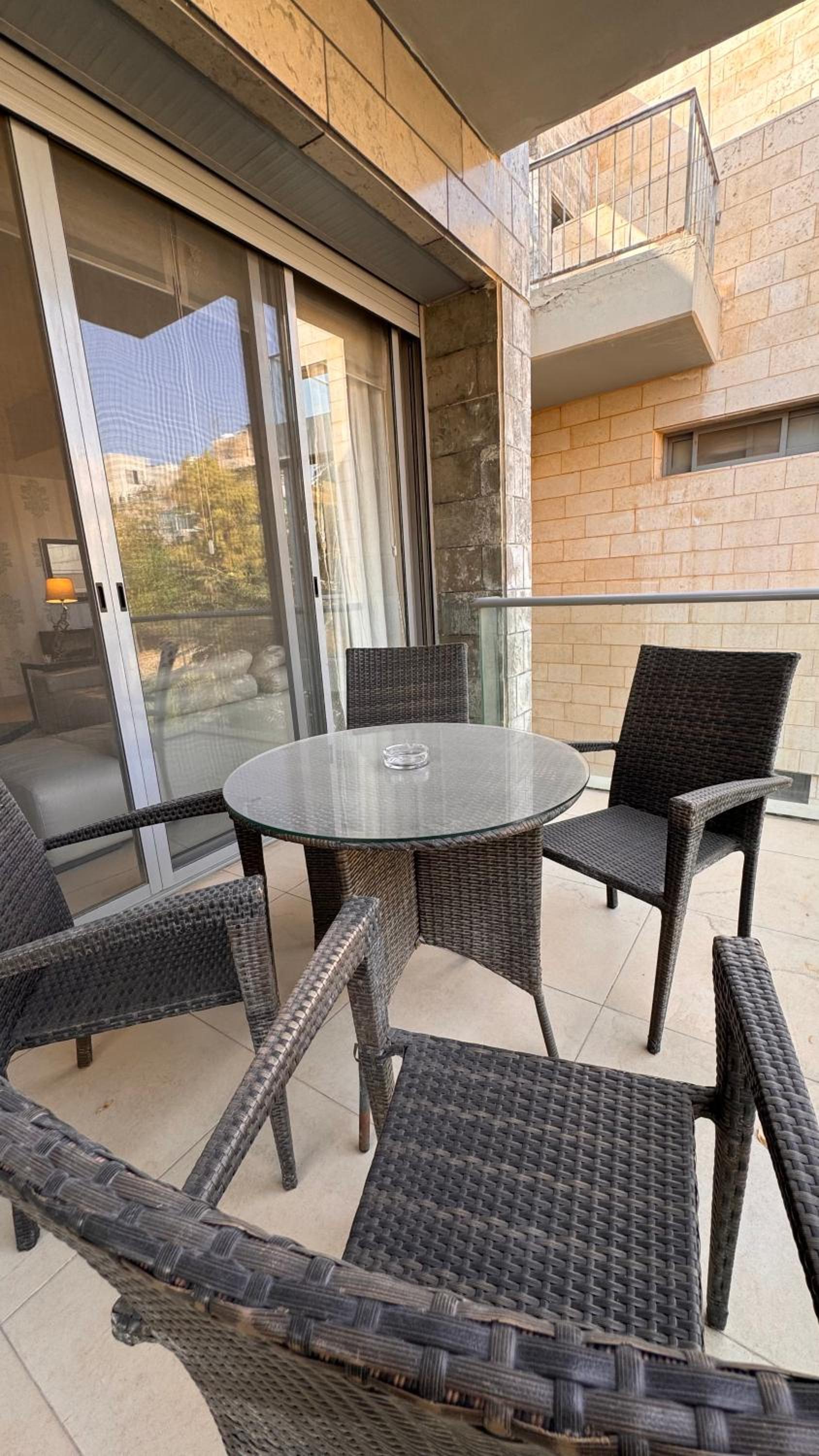 Abdoun Falls Luxury Apartment