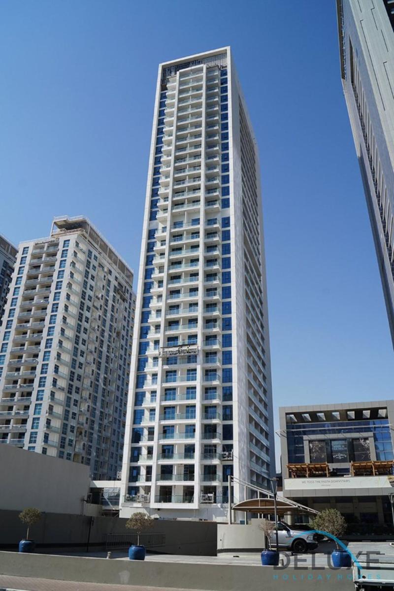Lush Studio in Studio One Dubai Marina by Deluxe Holiday Homes