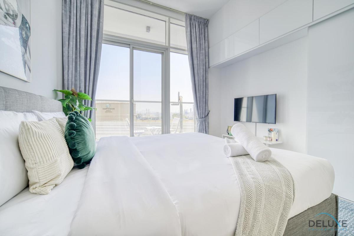 Lush Studio in Studio One Dubai Marina by Deluxe Holiday Homes