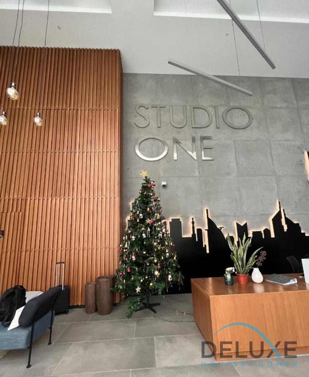 Lush Studio in Studio One Dubai Marina by Deluxe Holiday Homes