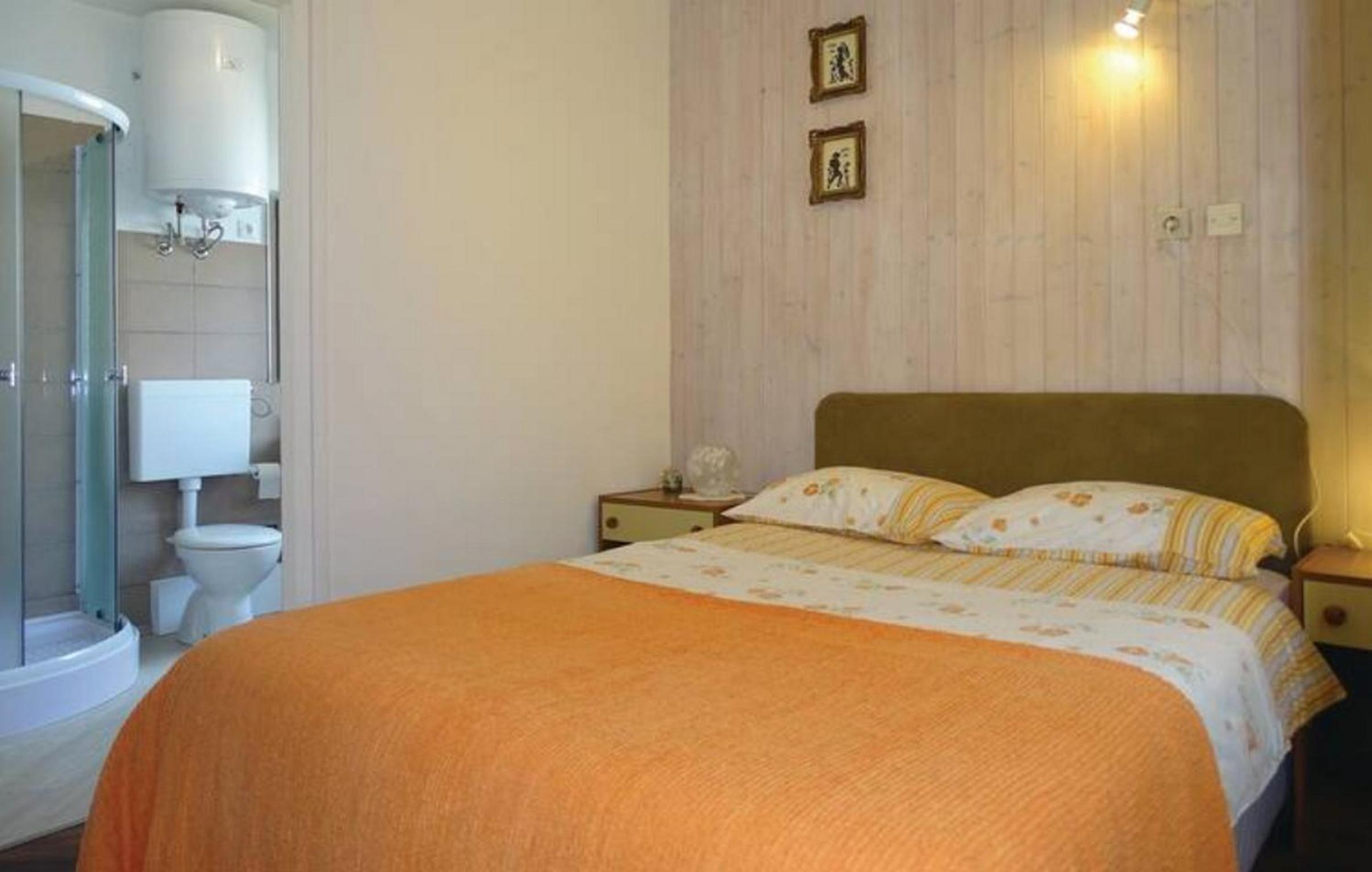 Apartment House Anton with free parking view 2