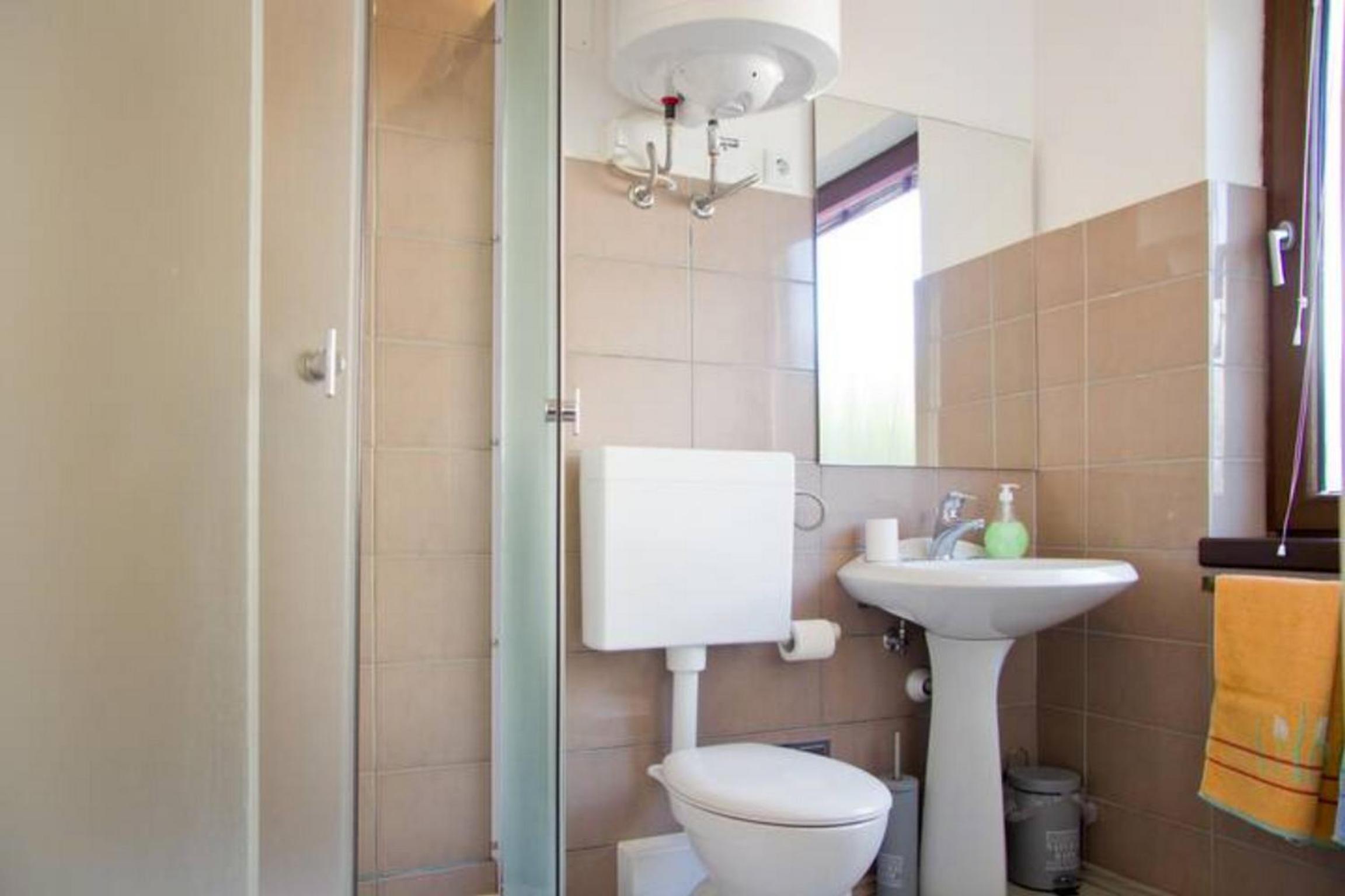 Apartment House Anton with free parking view 3