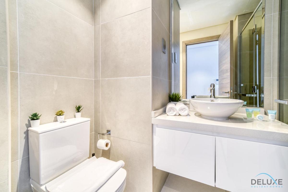 Lush Studio in Studio One Dubai Marina by Deluxe Holiday Homes