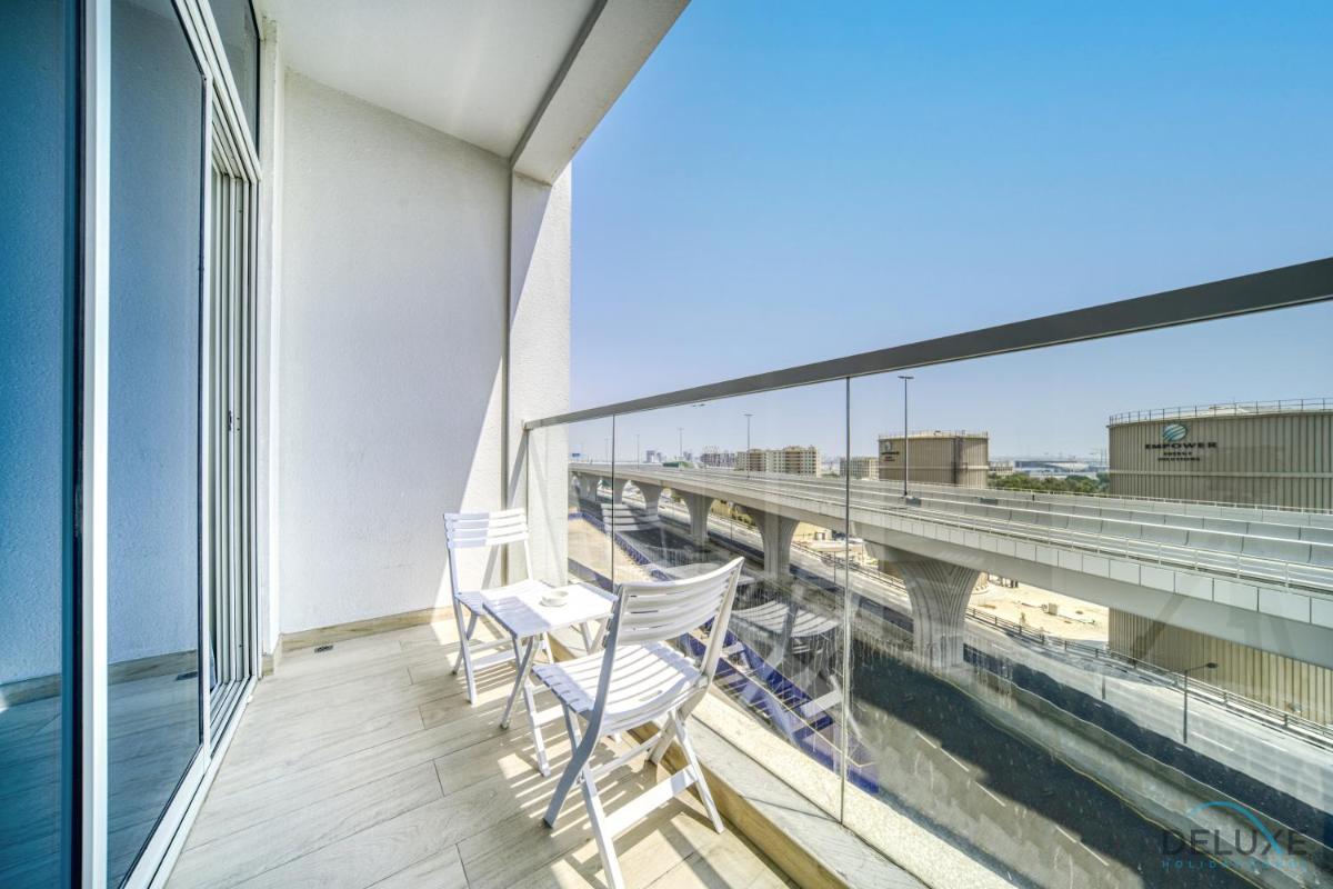Lush Studio in Studio One Dubai Marina by Deluxe Holiday Homes