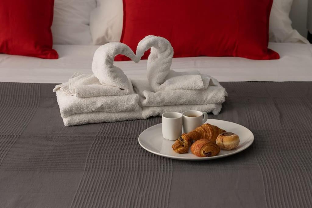 Centro] Junior Suite con Wi-Fi e A/C en Turin — hotel room