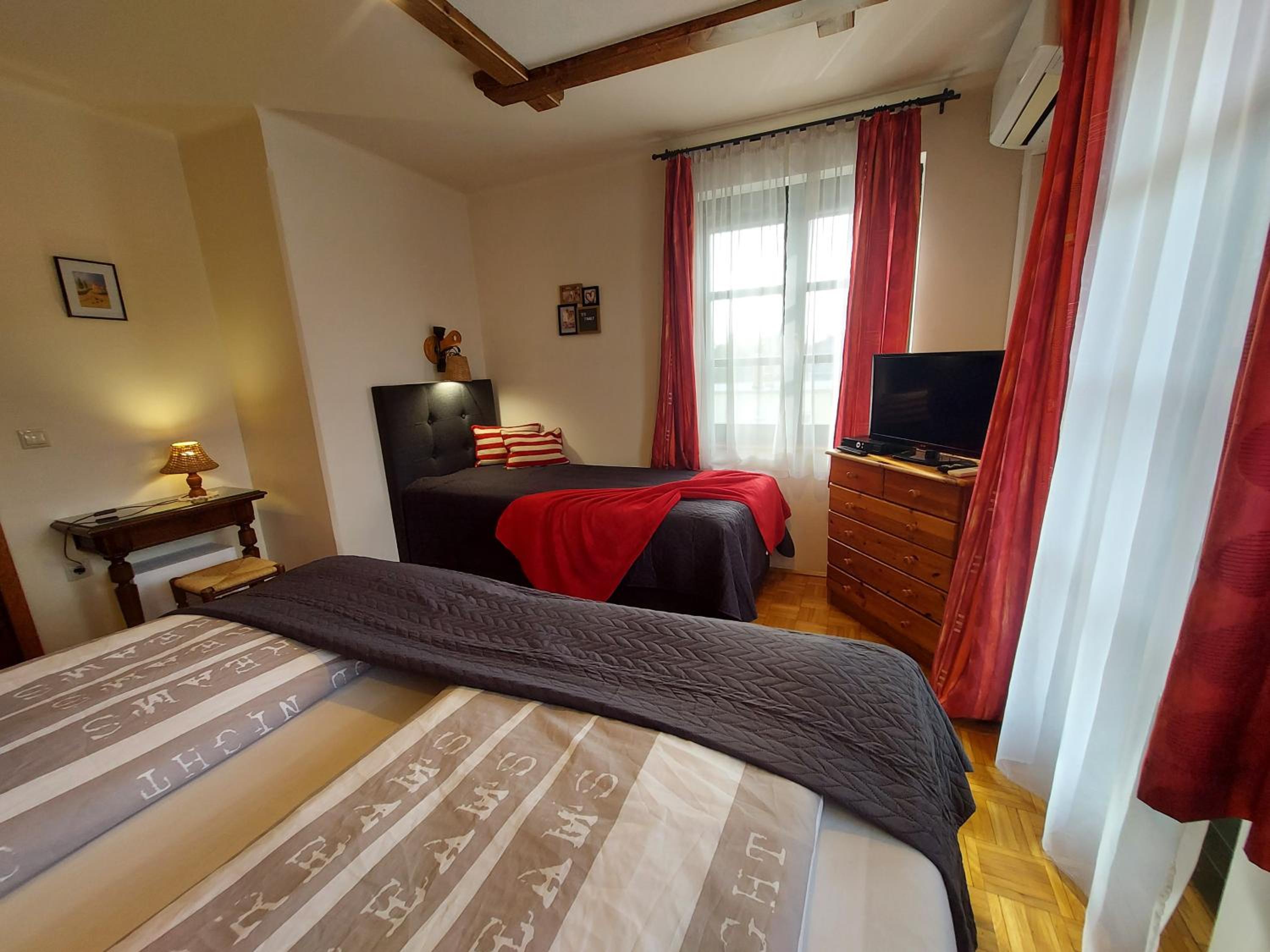 Titi Family Apartman view 5