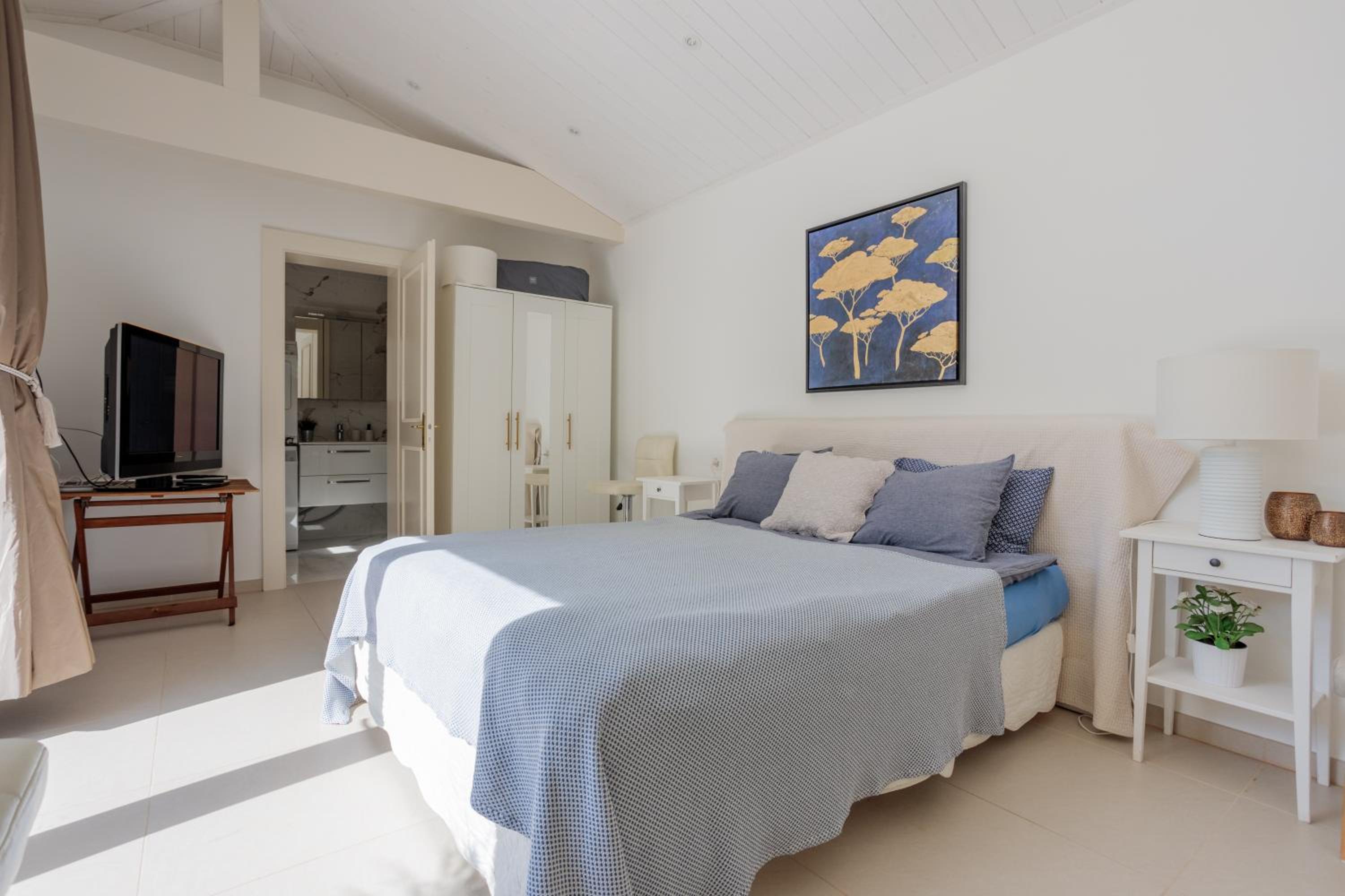 Residence Mont-Blanc Poolhouse view 4