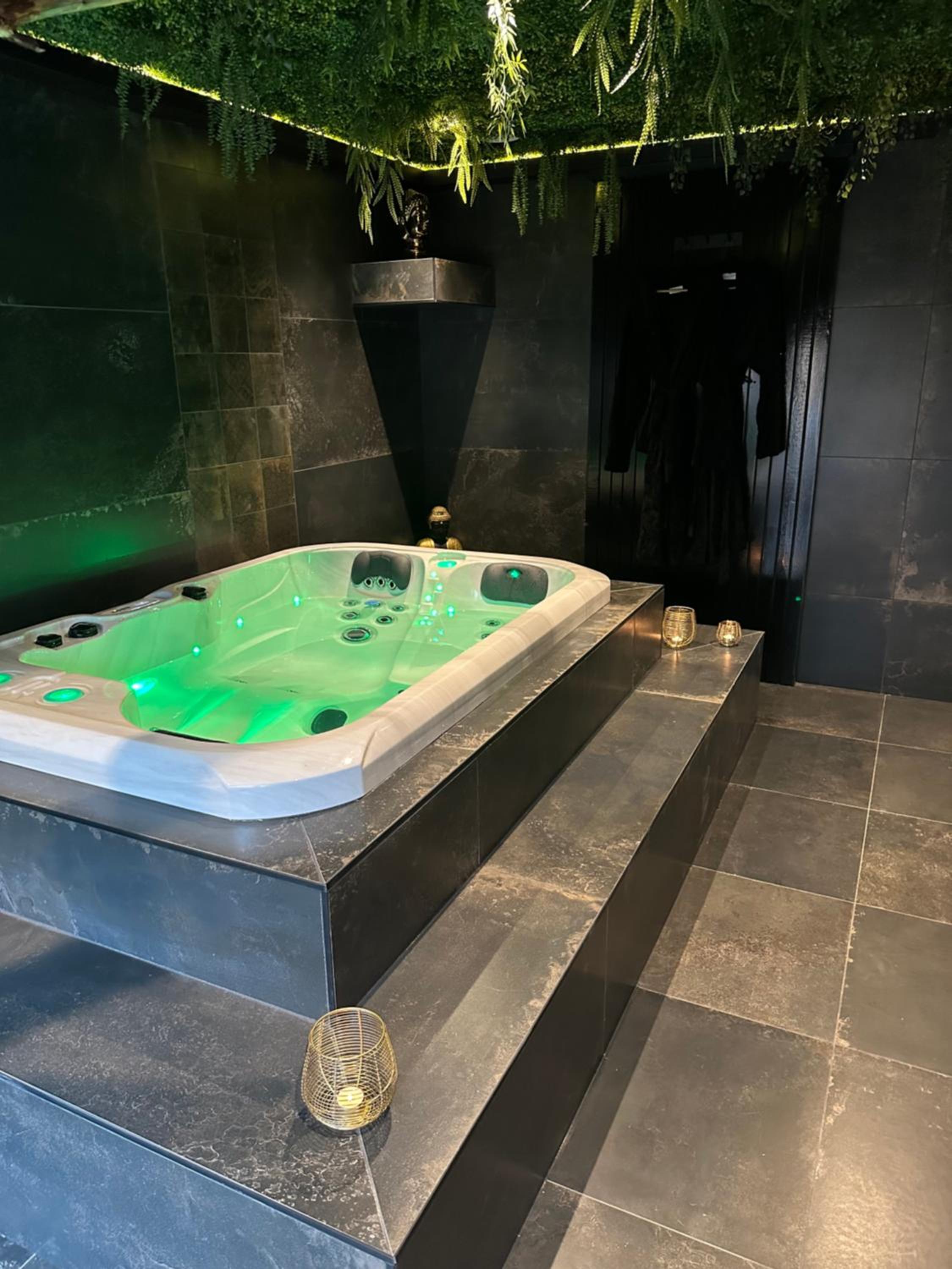 Suite Marie - Jacuzzi privé & sauna