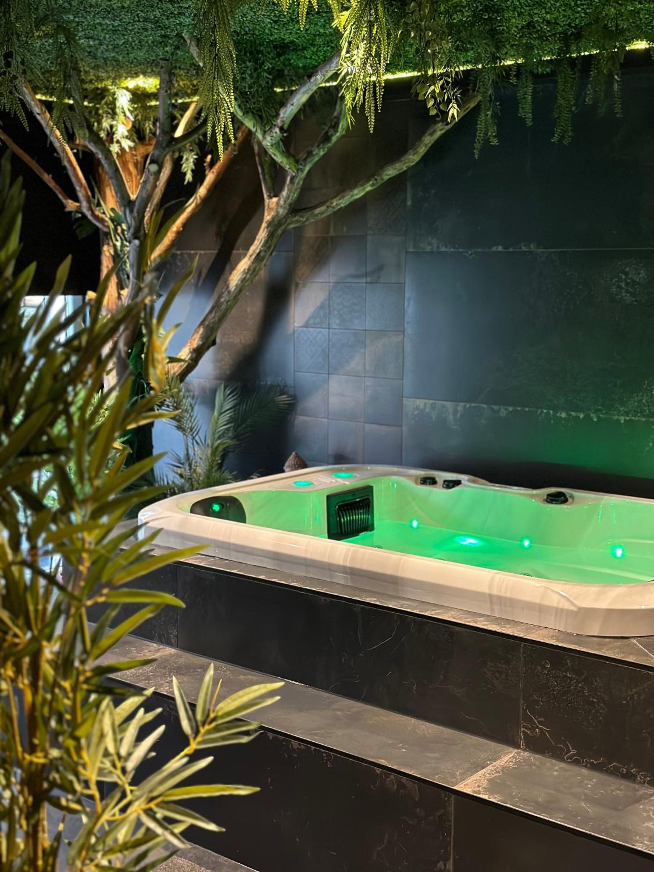 Suite Marie - Jacuzzi privé & sauna