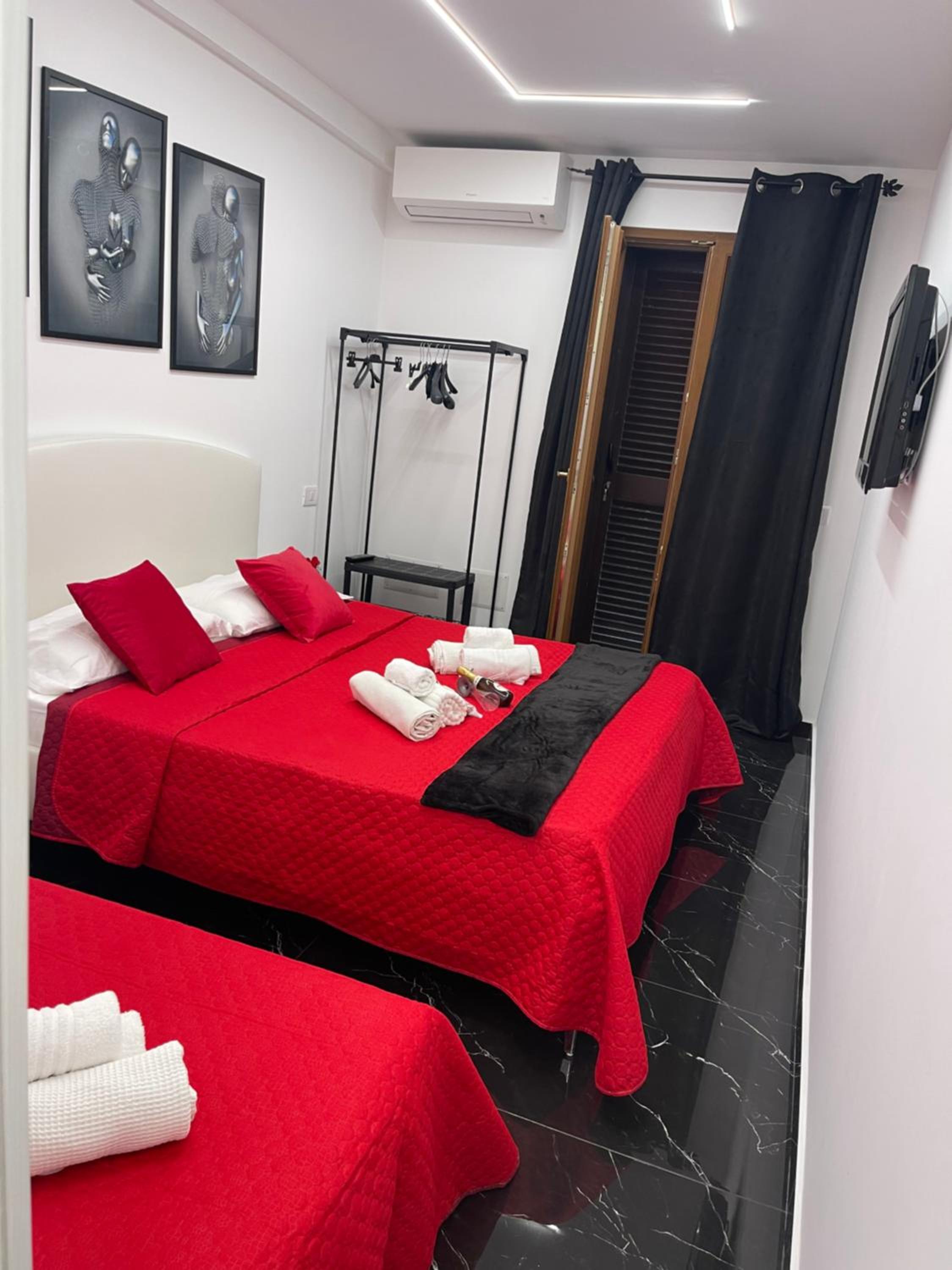 Lux House Naples Airport