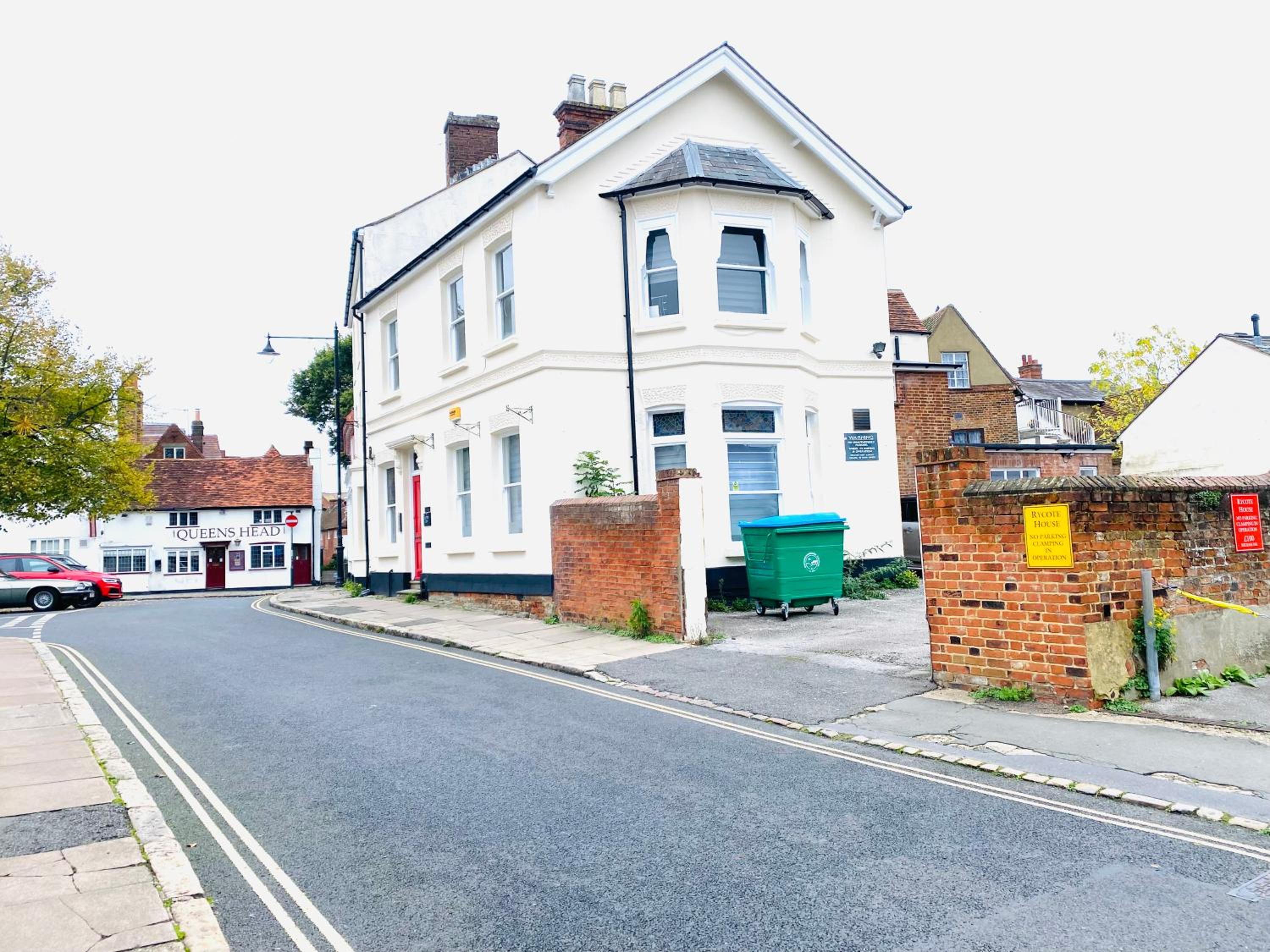 Buckinghamshire Elegant Studio