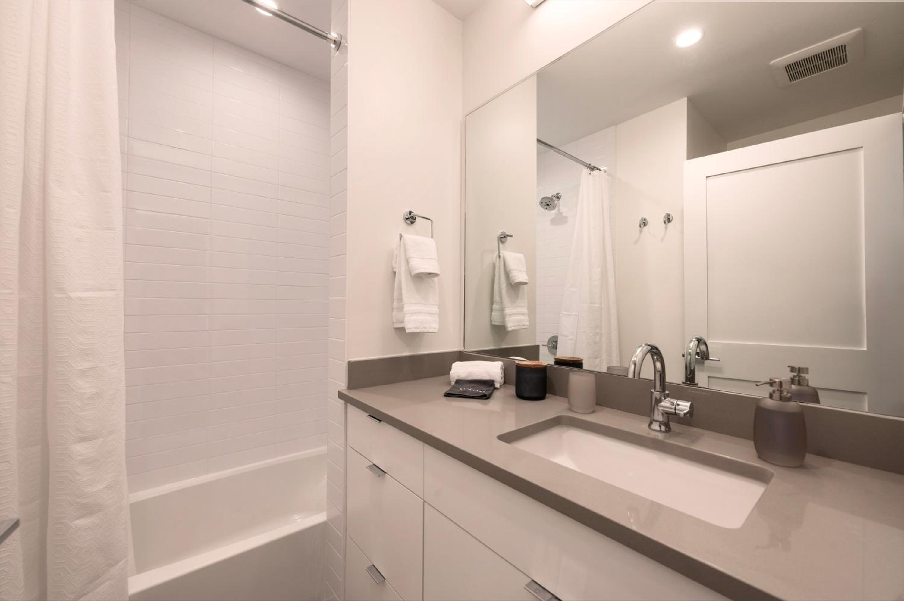 New Condo! Skiboard Winter Park Shuttle