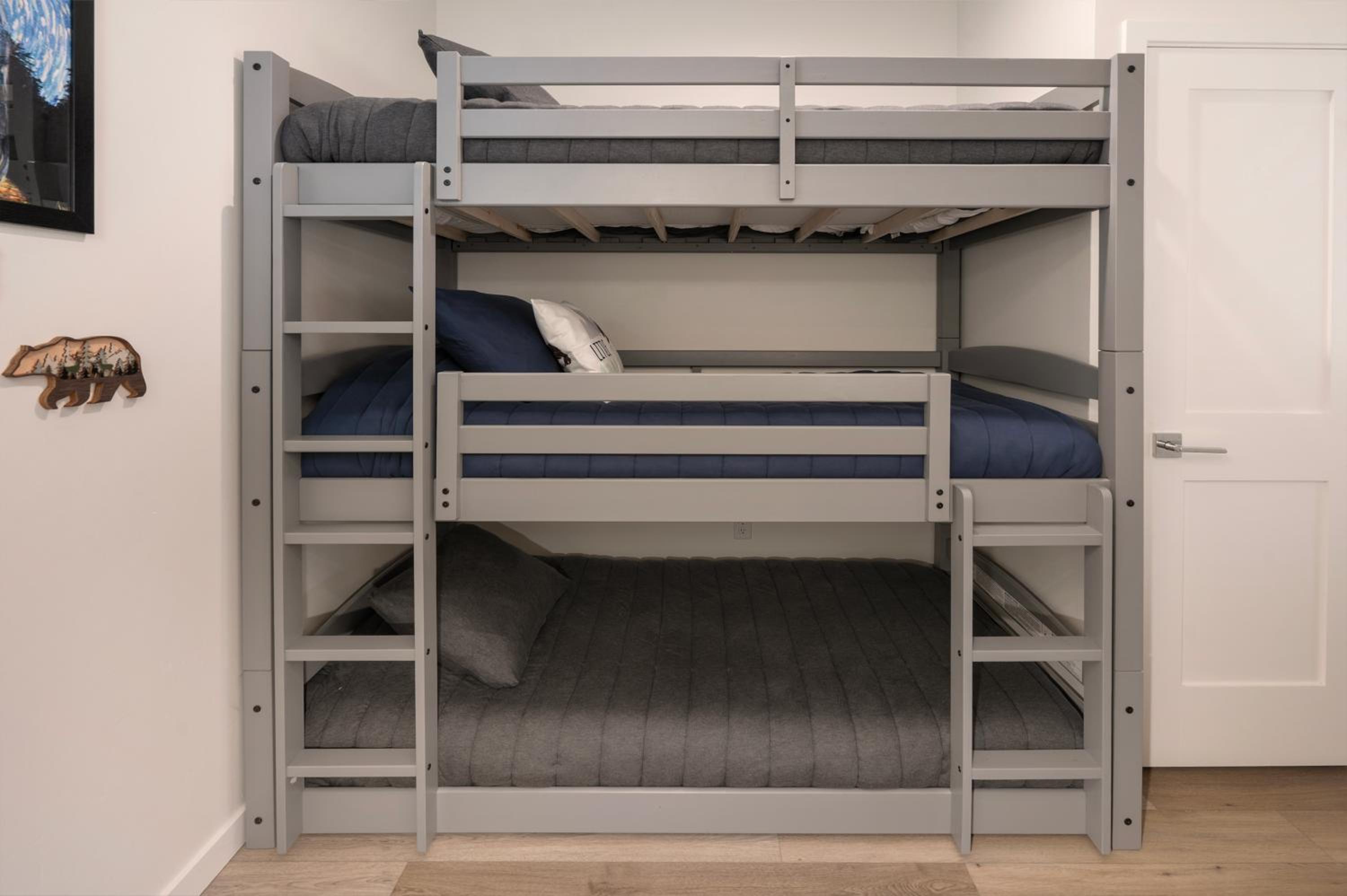 New Condo! Skiboard Winter Park Shuttle