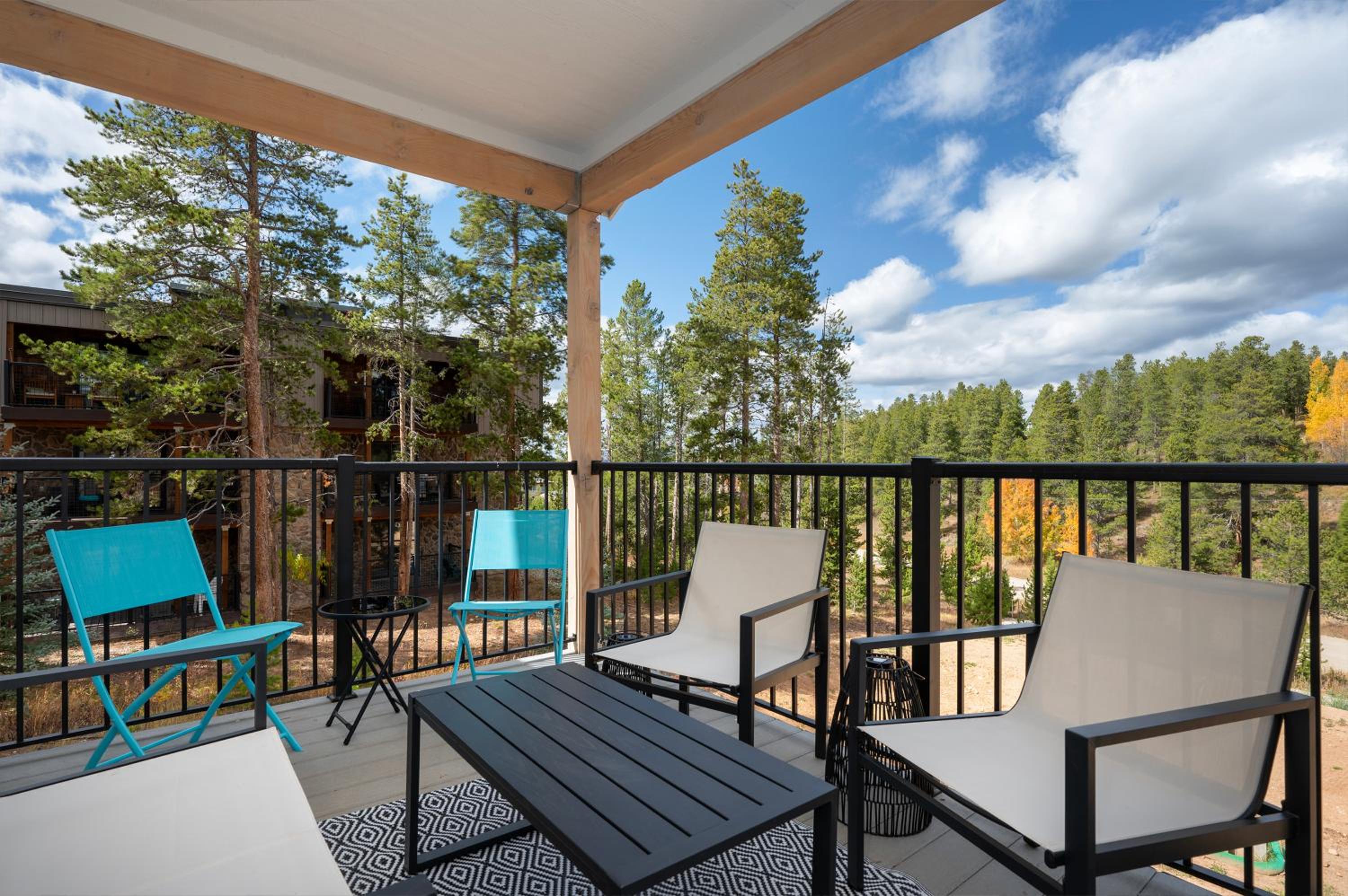 New Condo! Skiboard Winter Park Shuttle