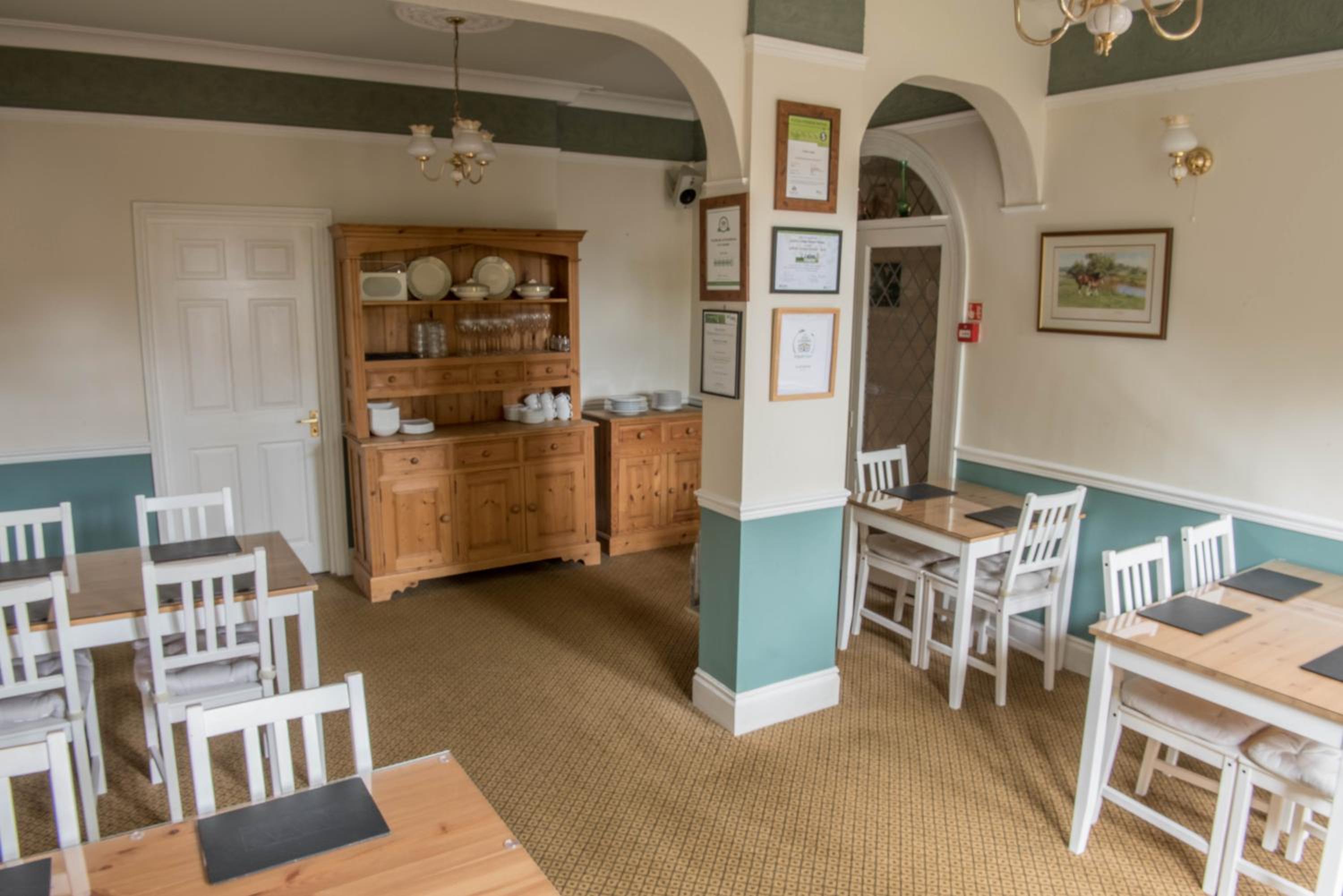 Lattice Lodge - Exclusive Use Hire - Sleeps up to 22 people in up to 19 separate beds view 3
