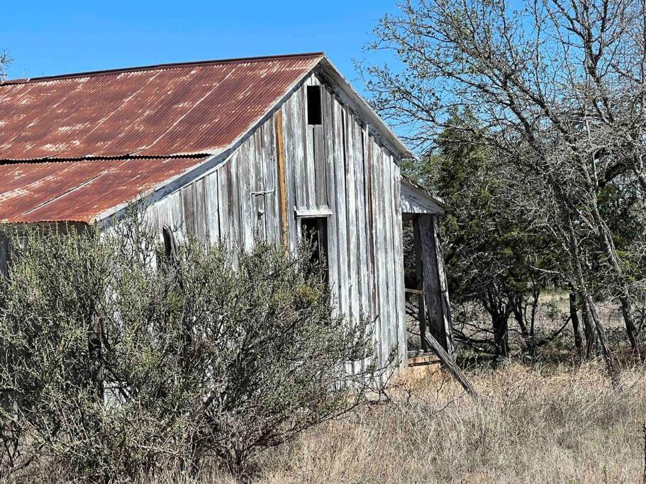 Romantic Ranch home in 100 acres