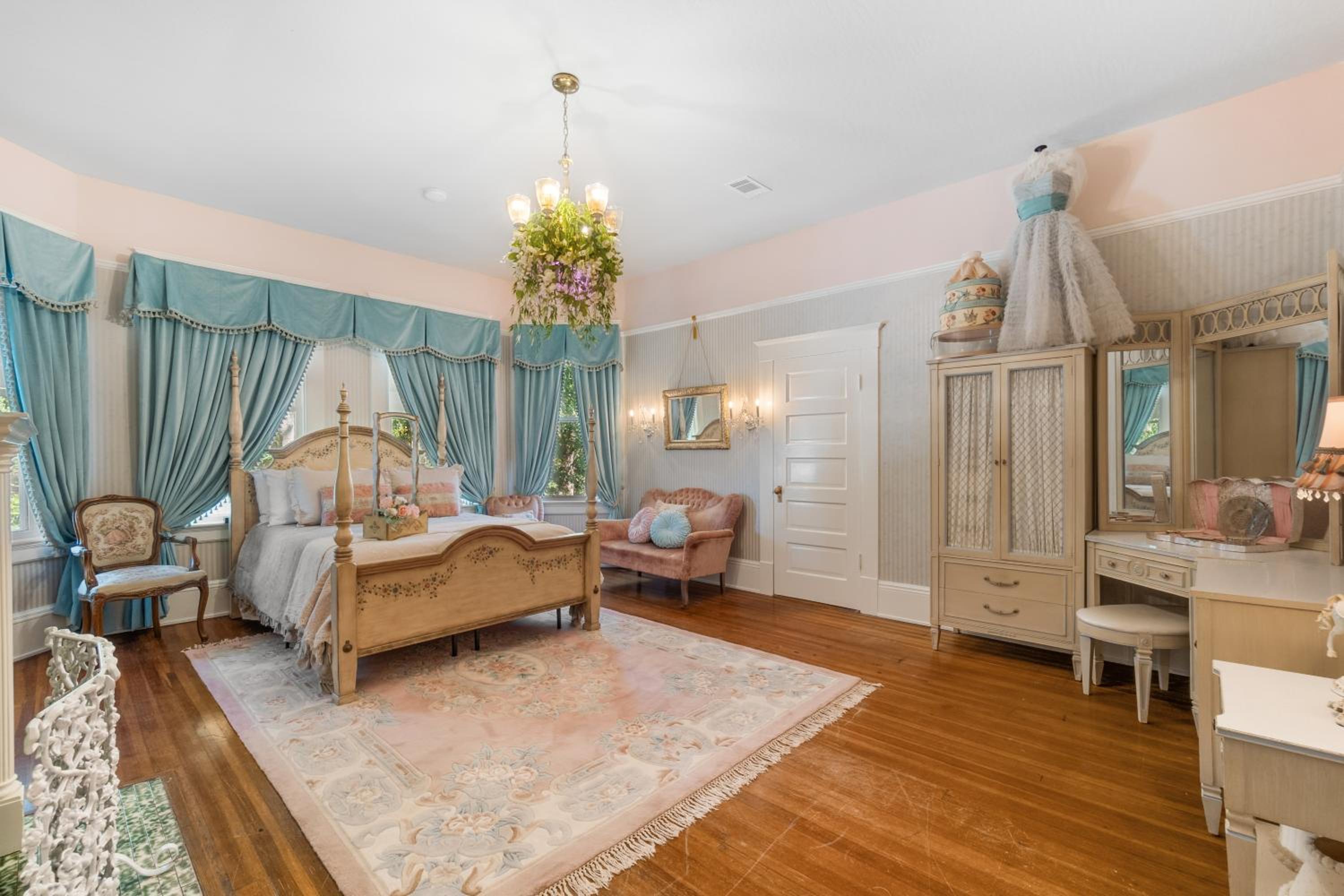 Ross Mansion Bed & Breakfast view 3
