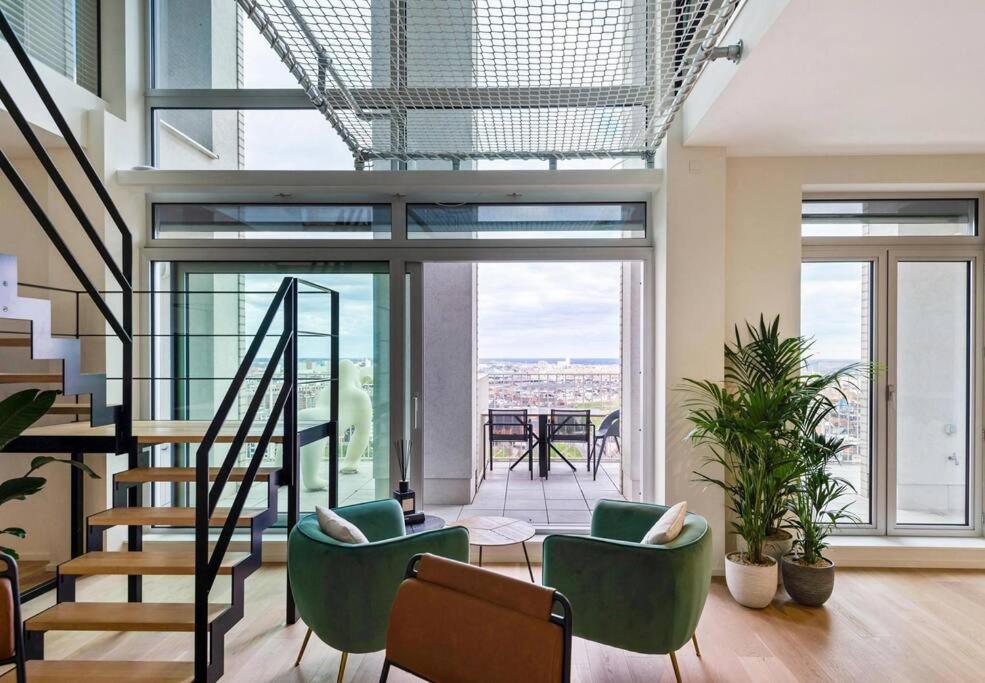 Sky Loft - Spacious Penthouse with Epic Views