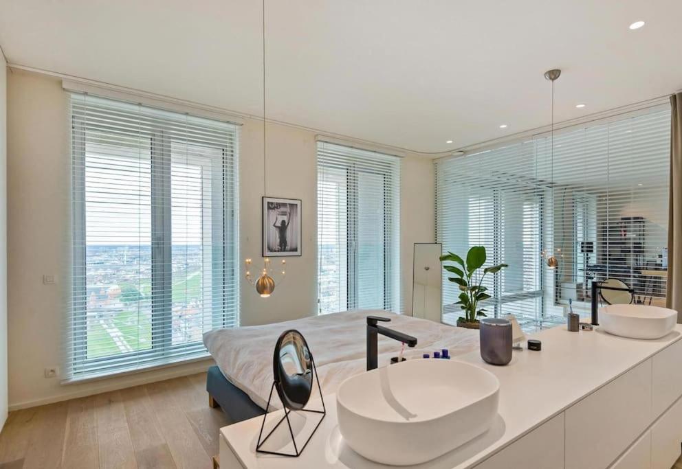 Sky Loft - Spacious Penthouse with Epic Views