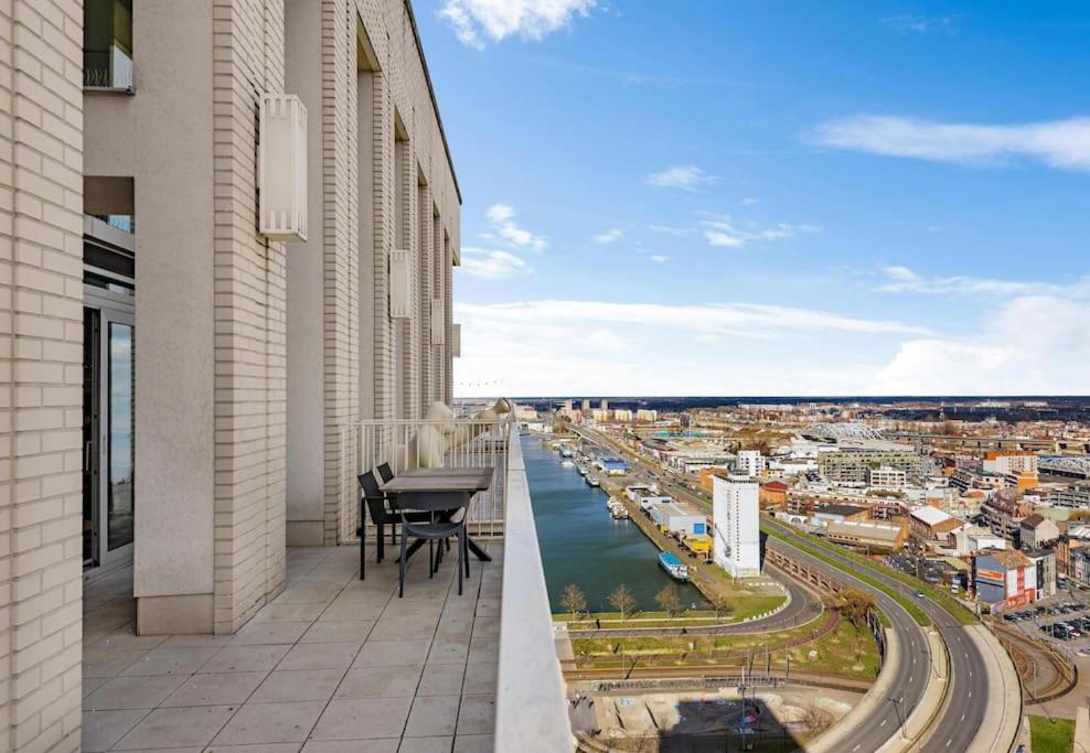 Sky Loft - Spacious Penthouse with Epic Views