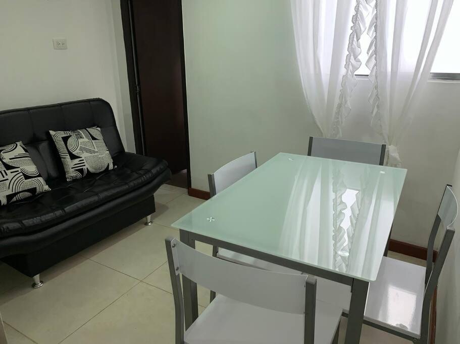 Apartamento por el sector Minuto de Dios.