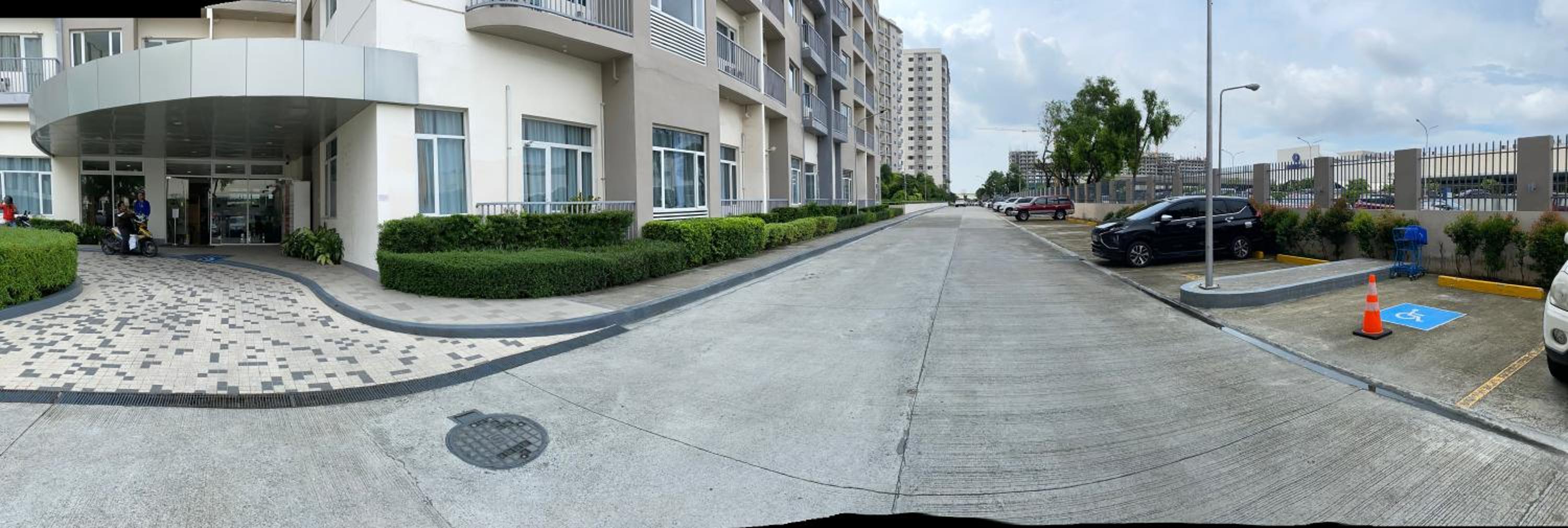 Hotel Luxury Twin Bed Room with Balcony Las Pinas-South Residence