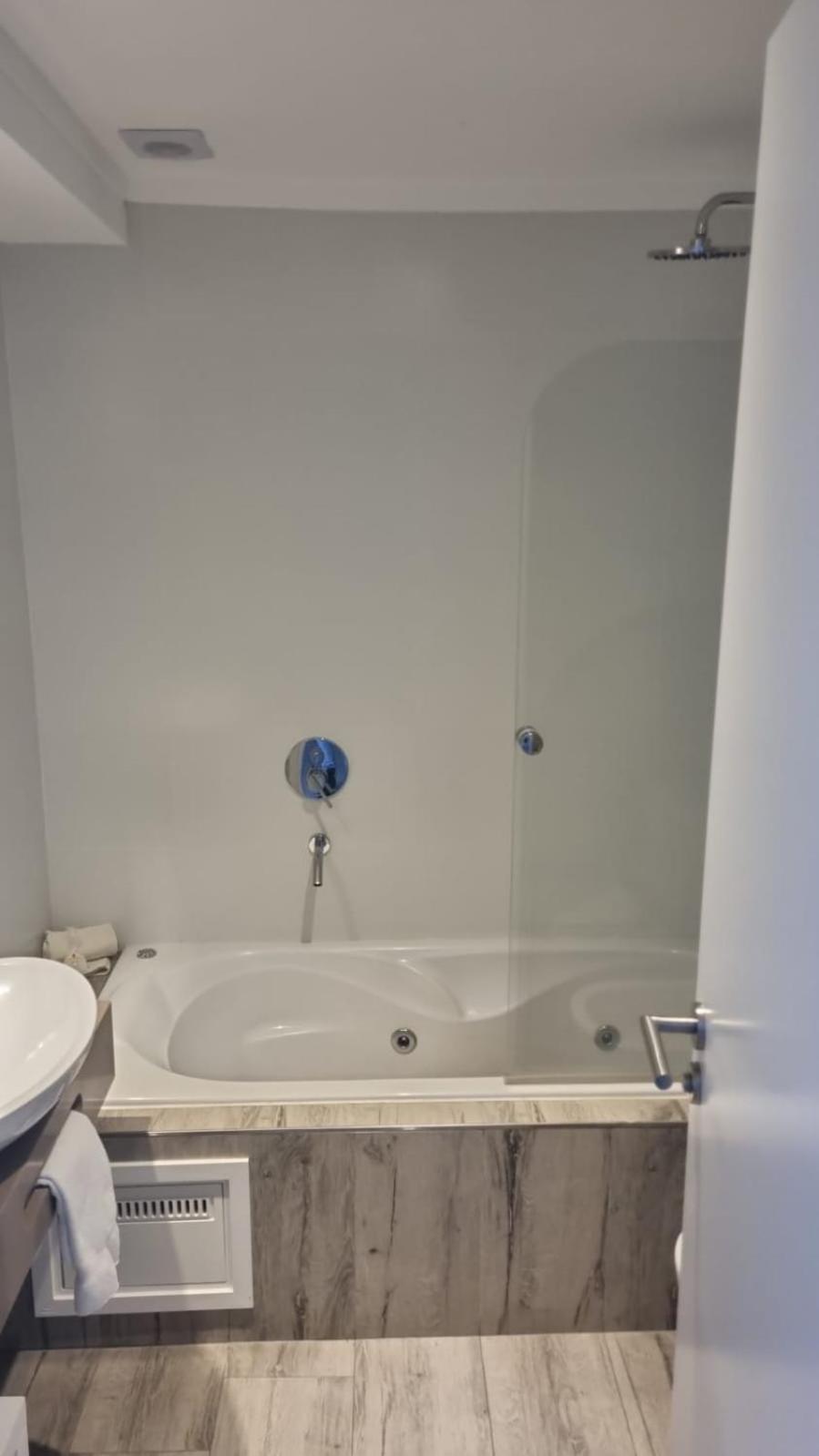 Varese departamento- Residencia Roque Suarez