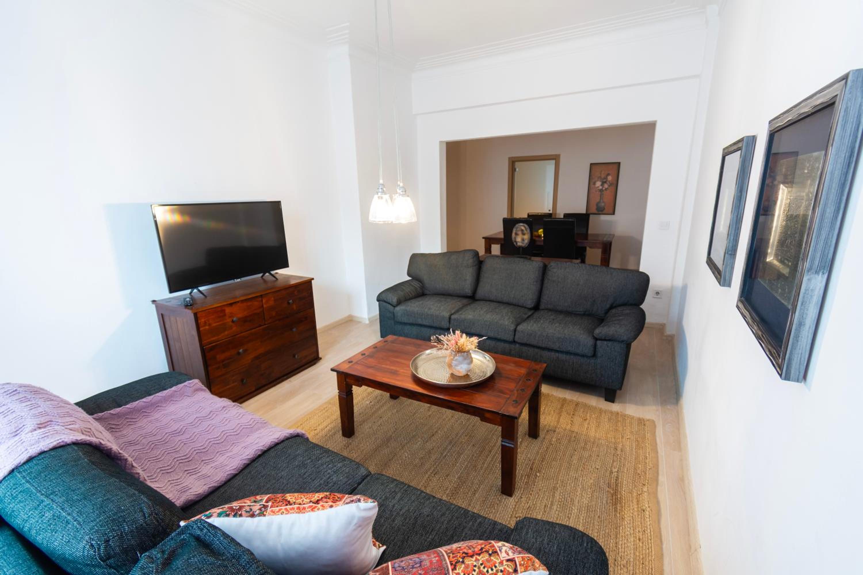 Art Luxury Apartment - central, metro to airport