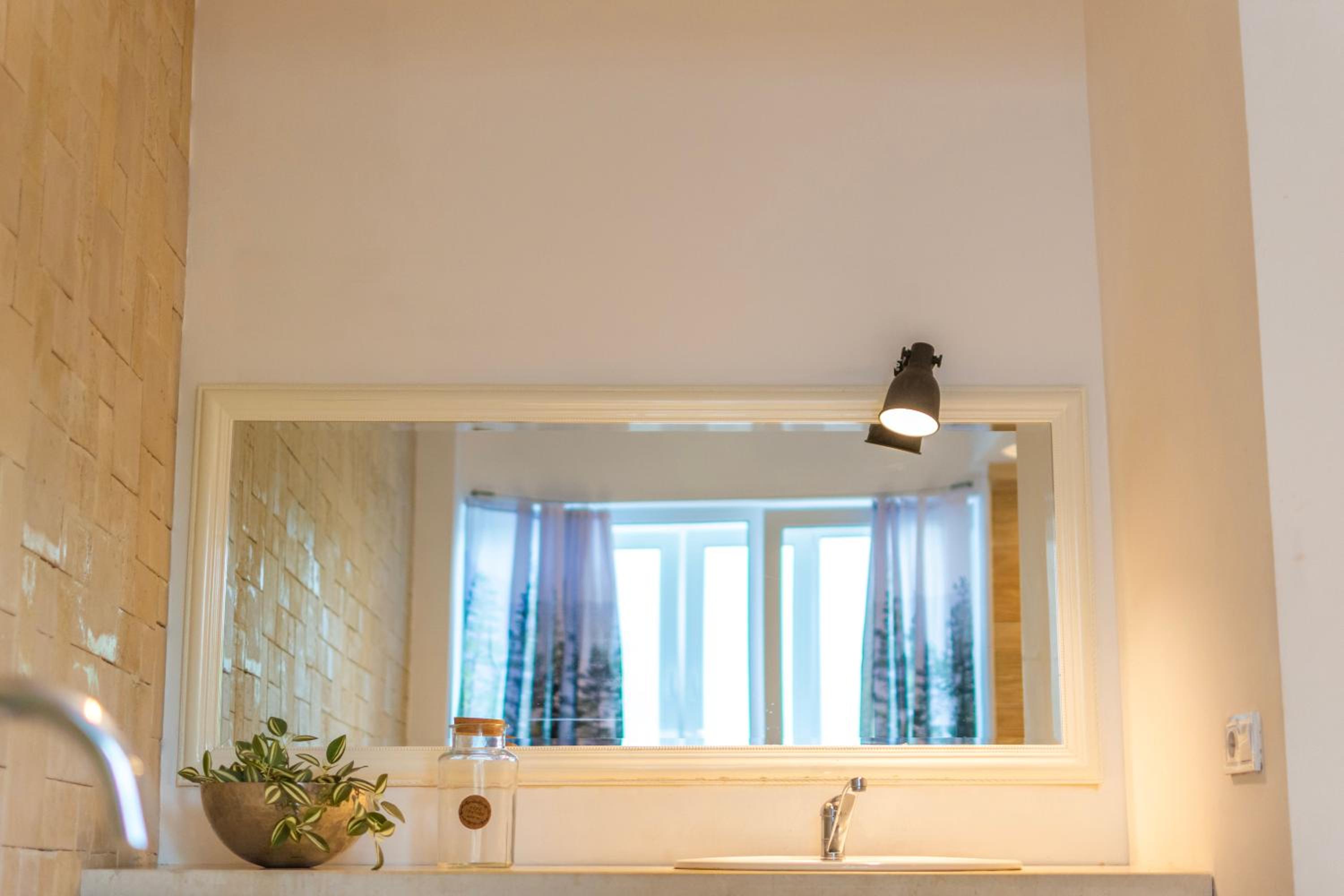 Art Luxury Apartment - central, metro to airport