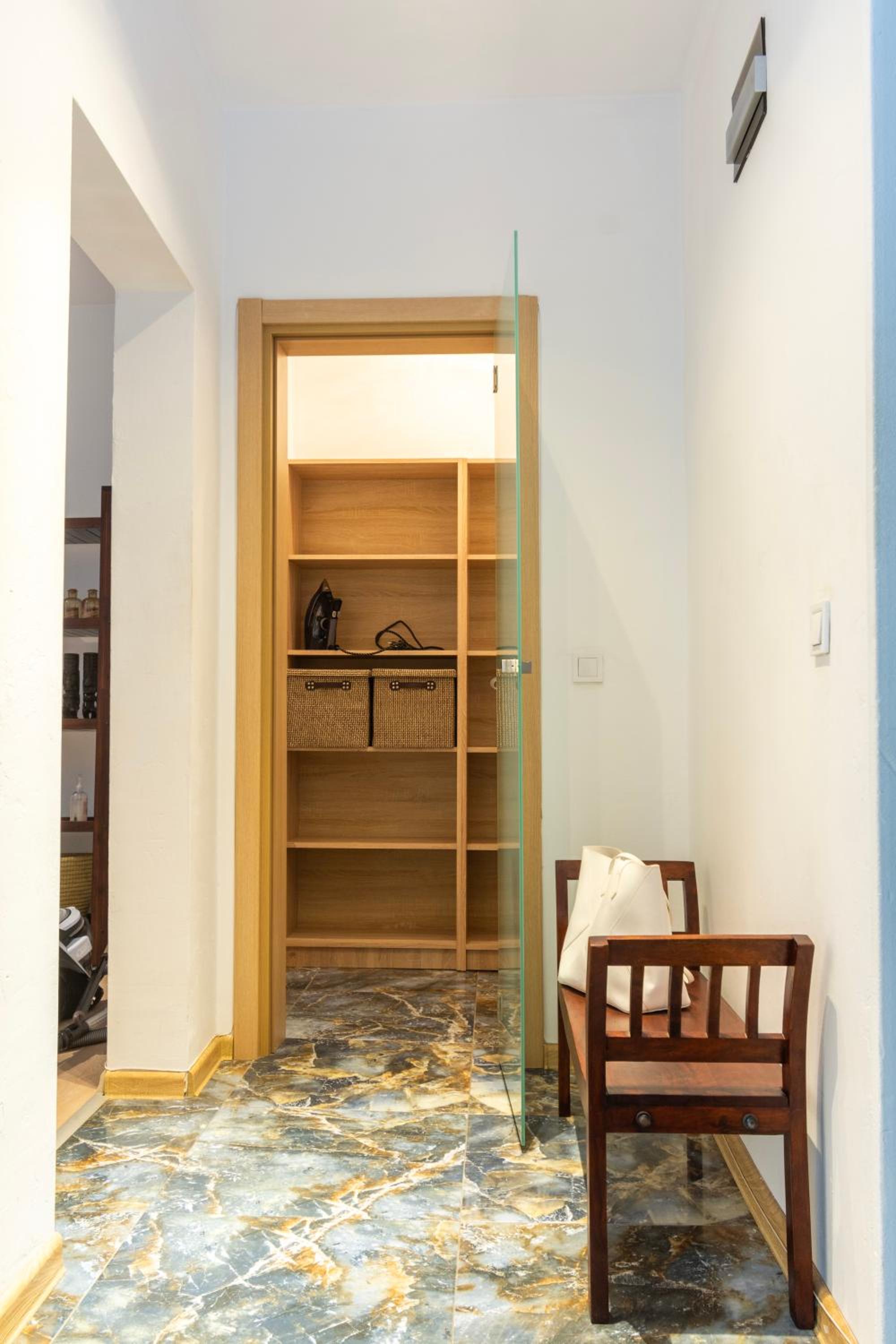 Art Luxury Apartment - central, metro to airport