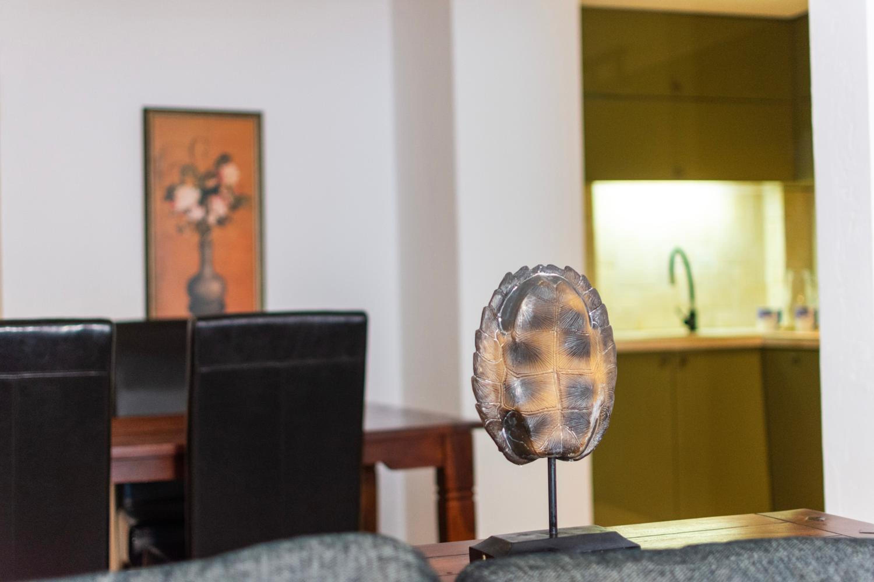 Art Luxury Apartment - central, metro to airport