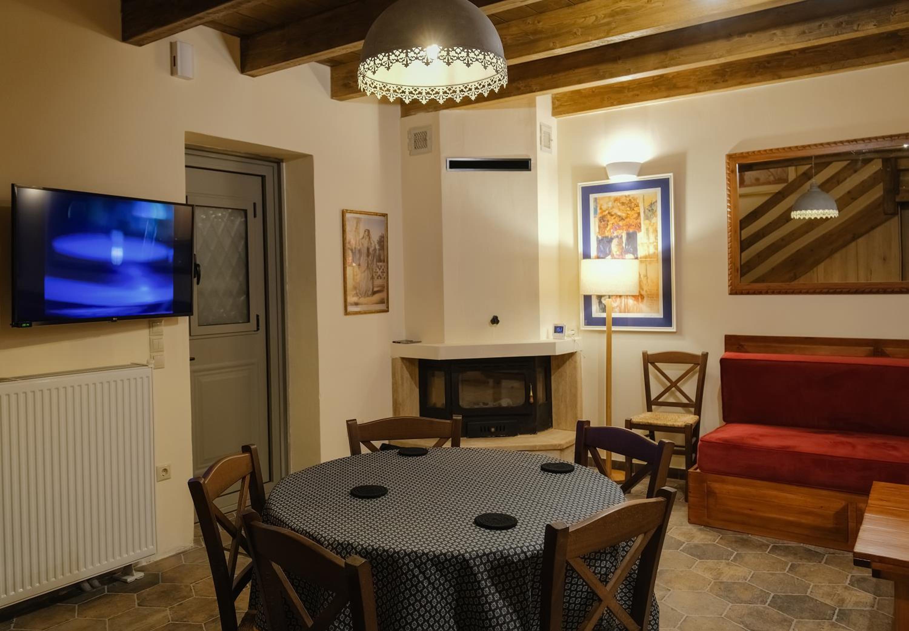 AROANIA suites