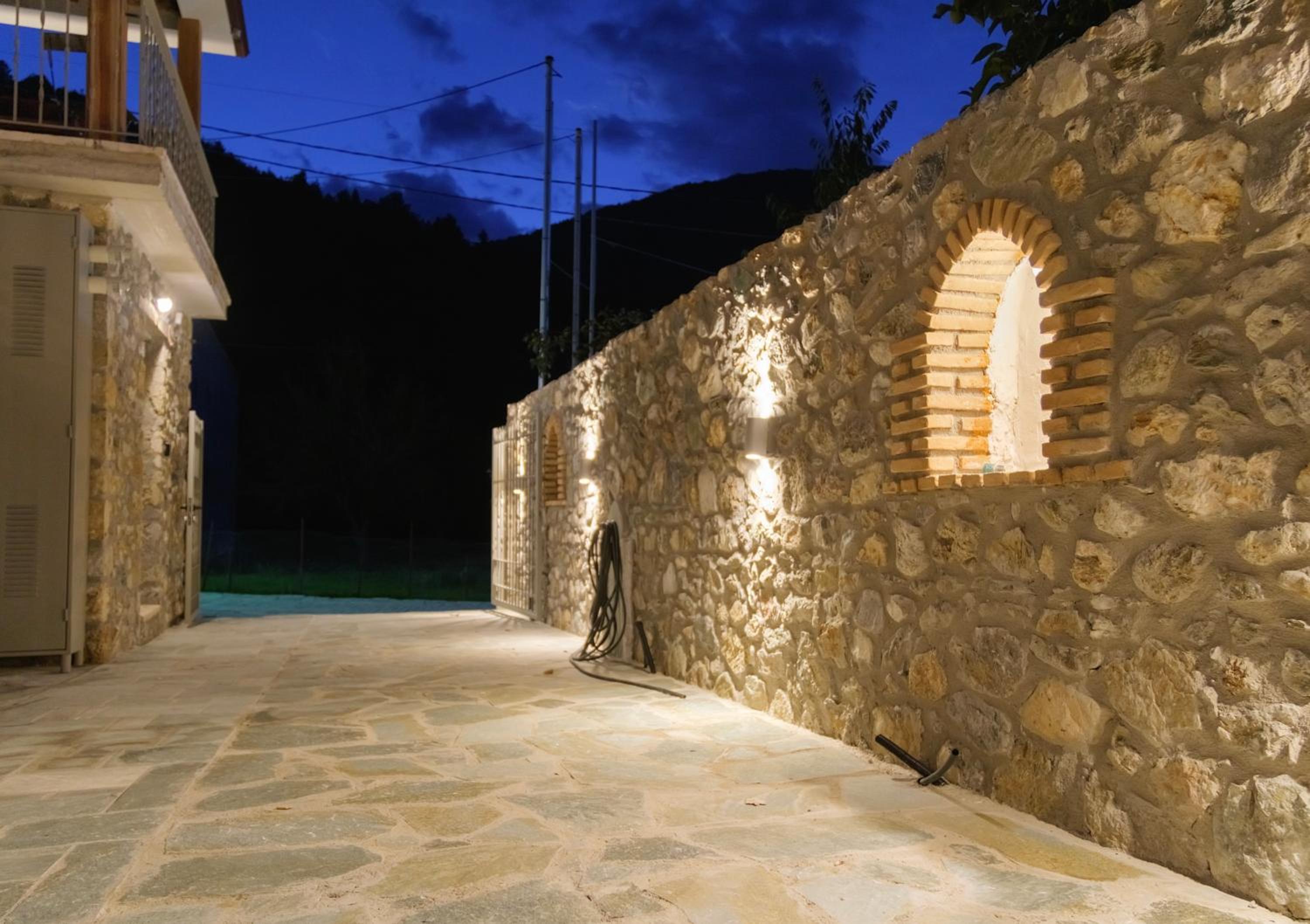 AROANIA suites