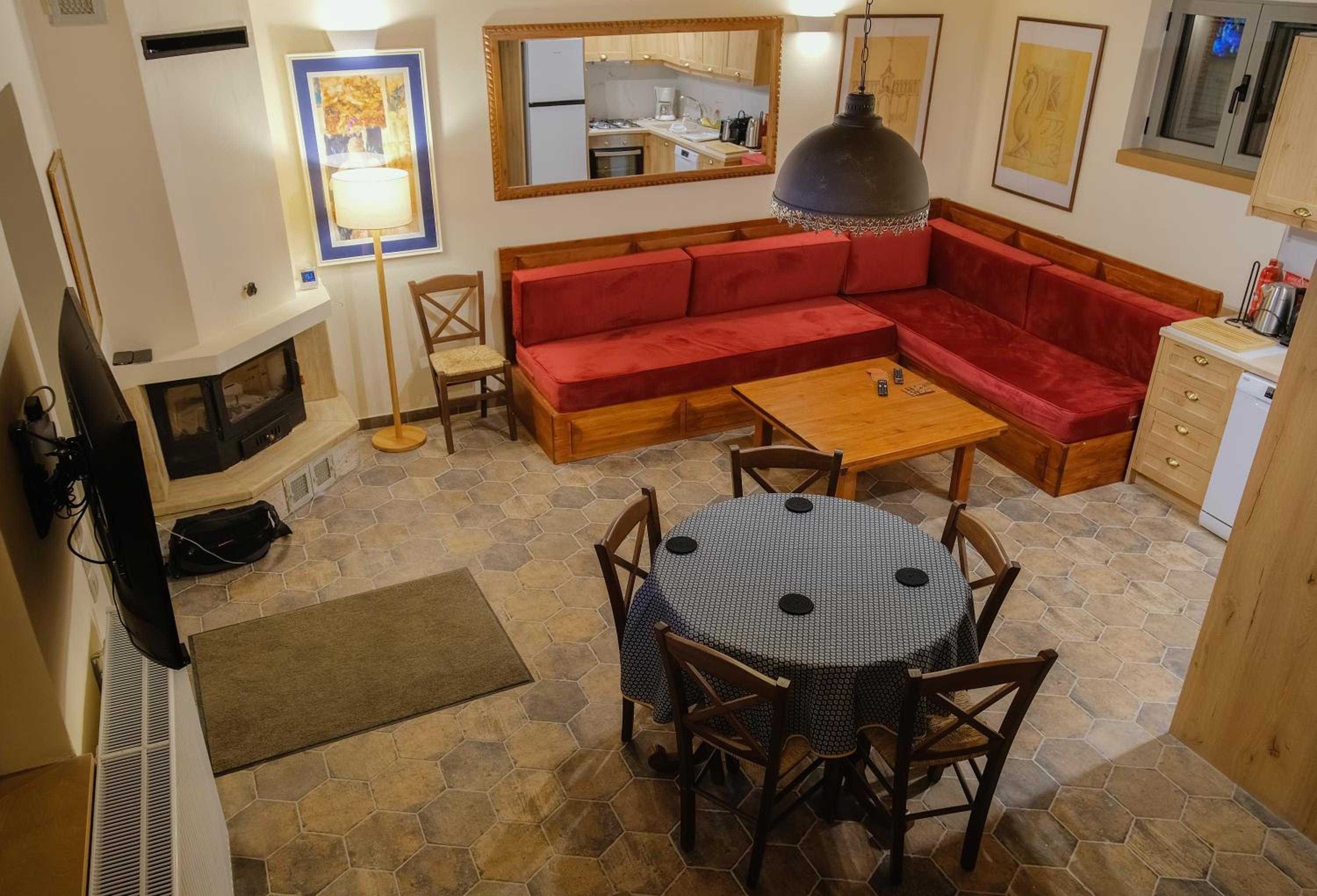 AROANIA suites