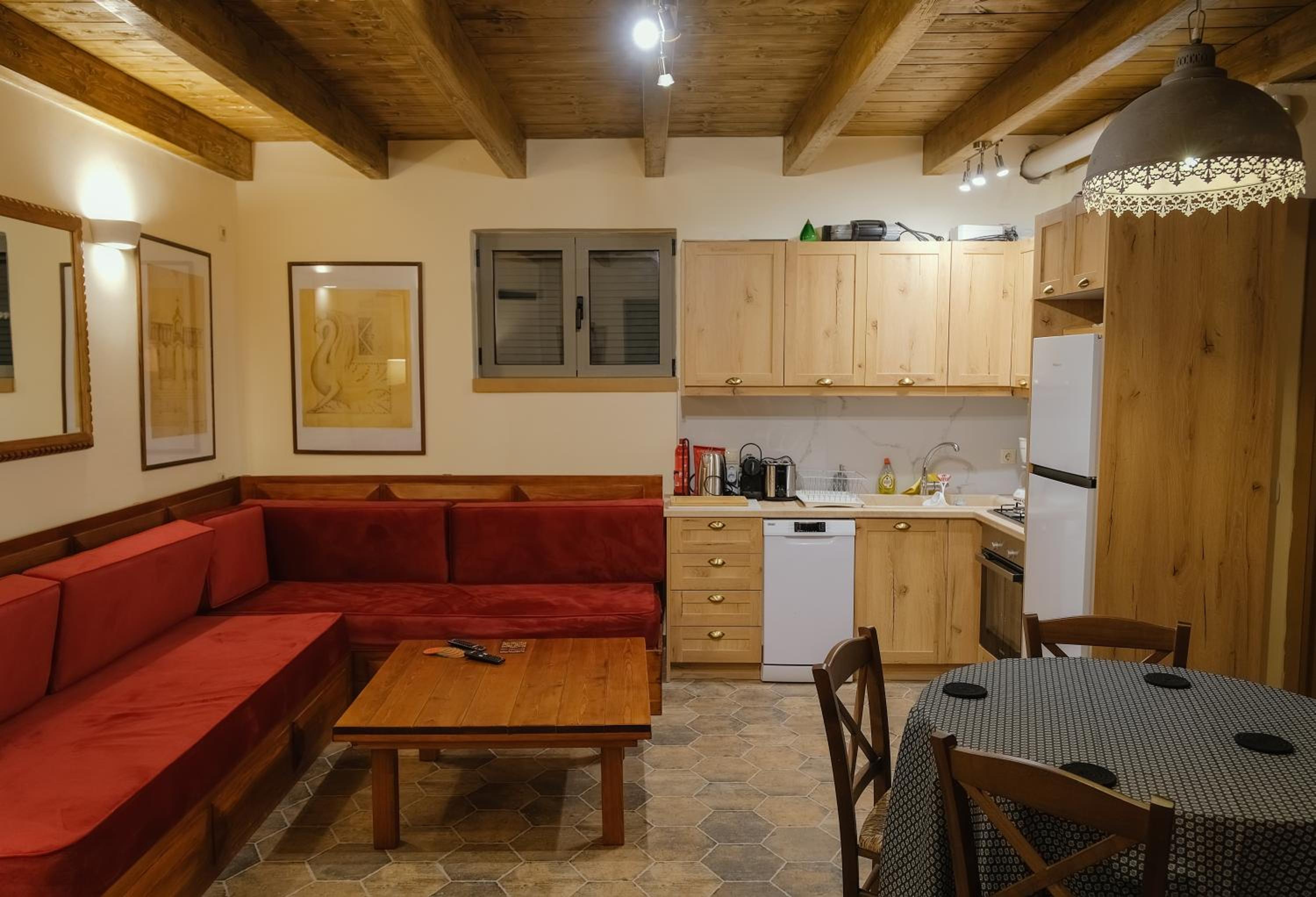 AROANIA suites