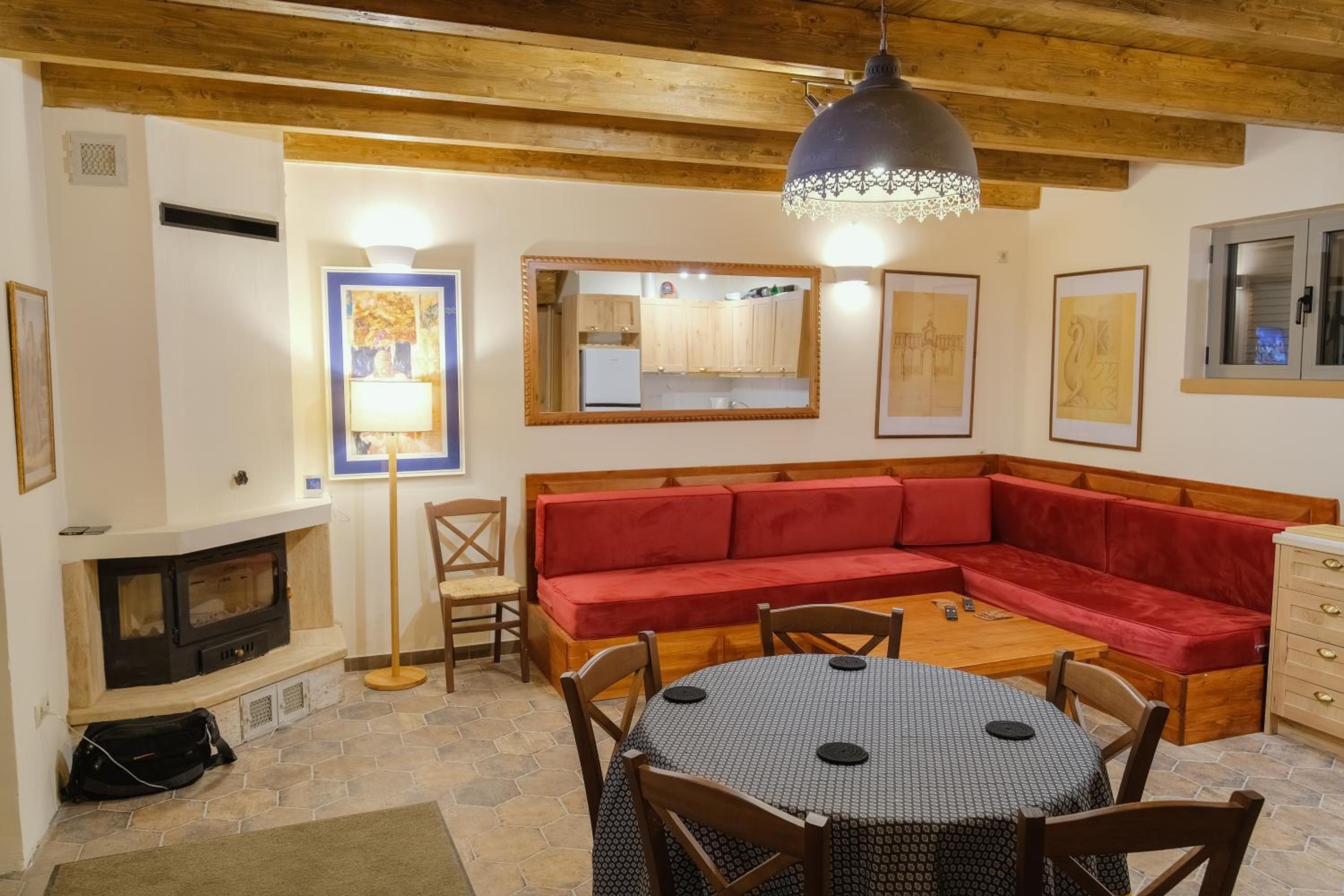 AROANIA suites