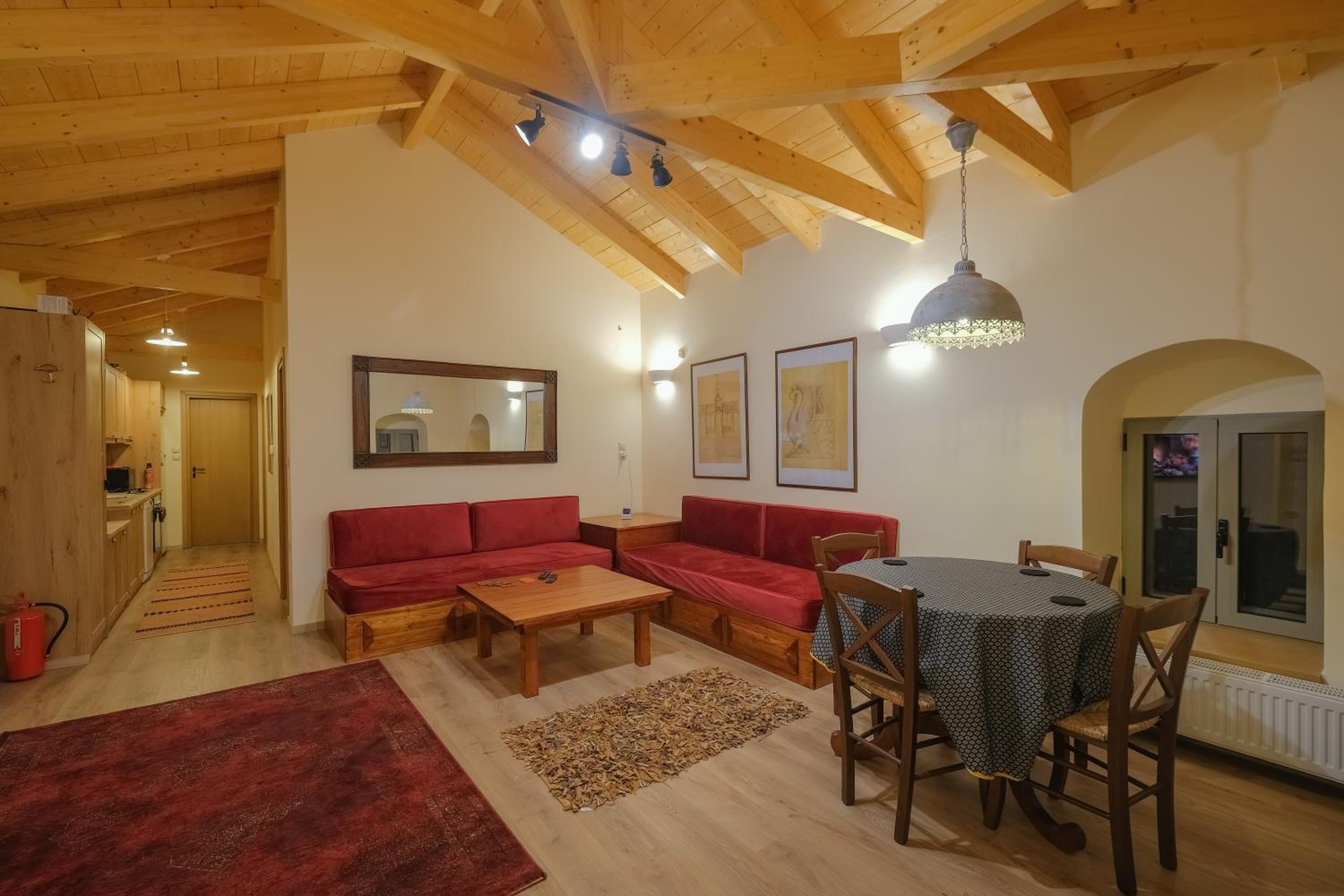 AROANIA suites