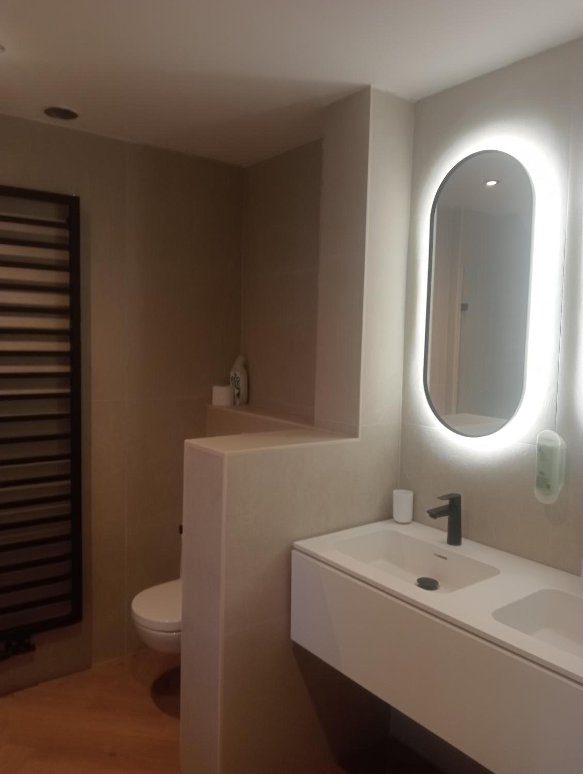 Dionbulles & Dionlodge Guesthouse, Private Wellness with pool in option