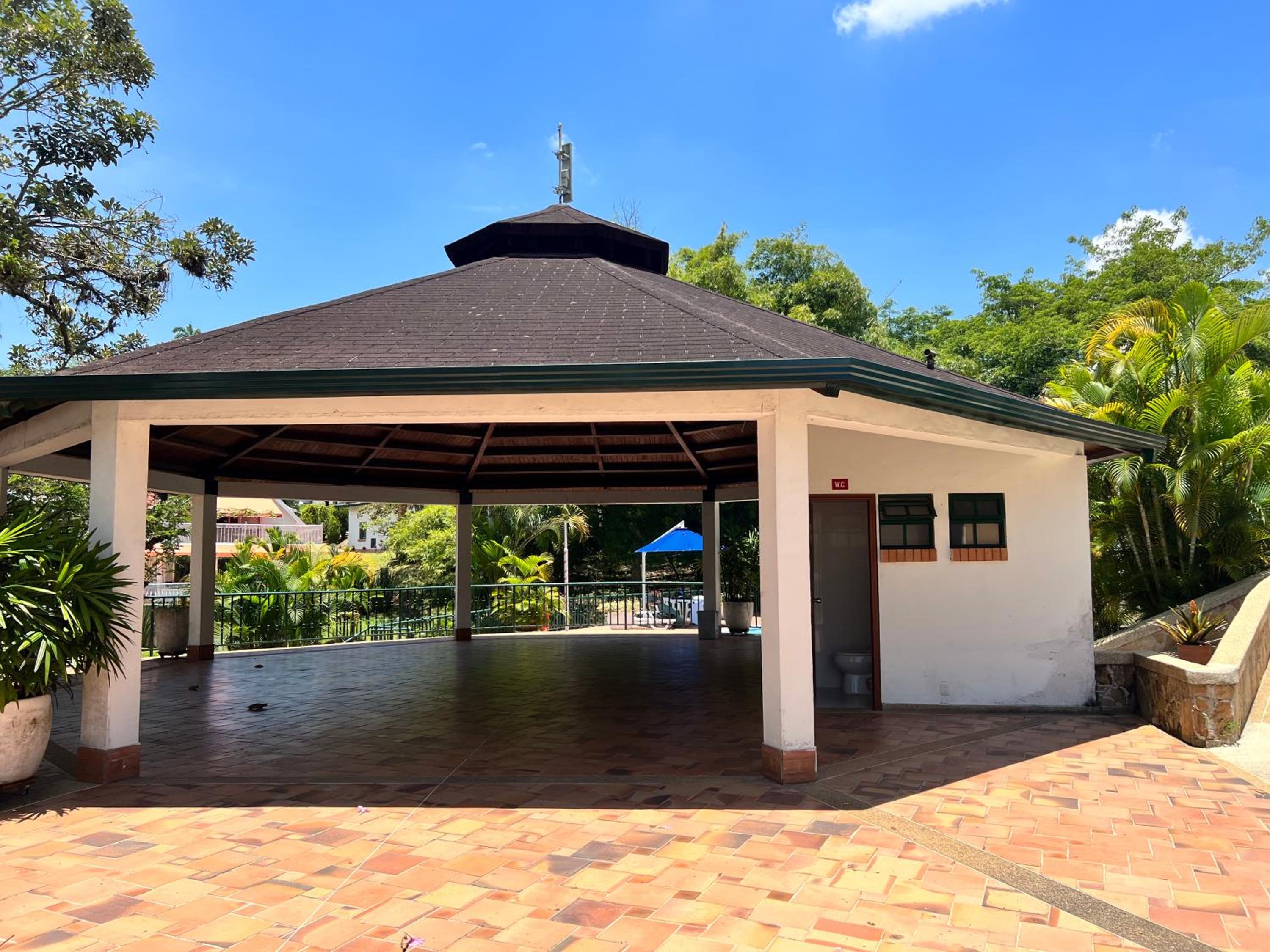 Moderna Cabaña en Ruitoque Condominio