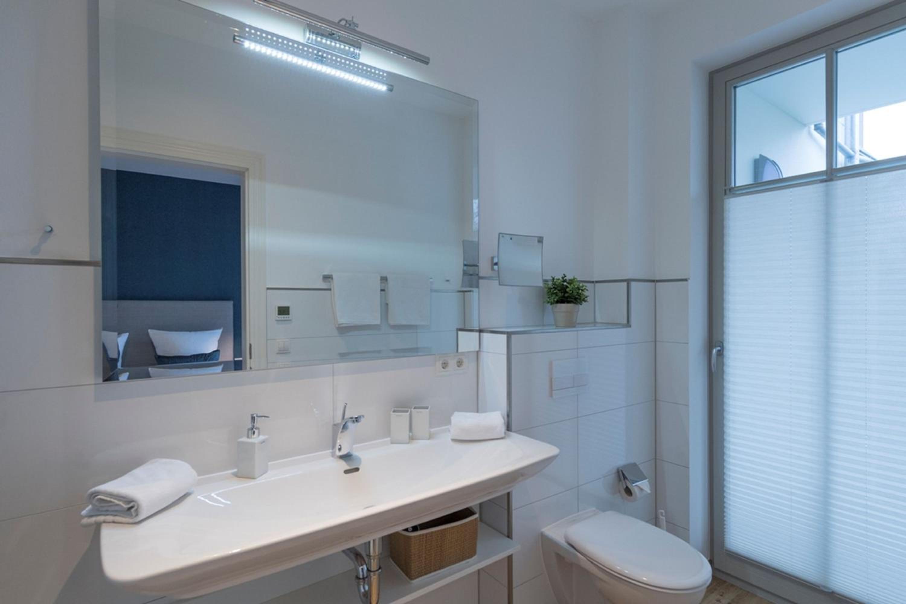 moderne Ferienwohnung mit eigener Sauna und Balkon - Villa Pauline FeWo 06