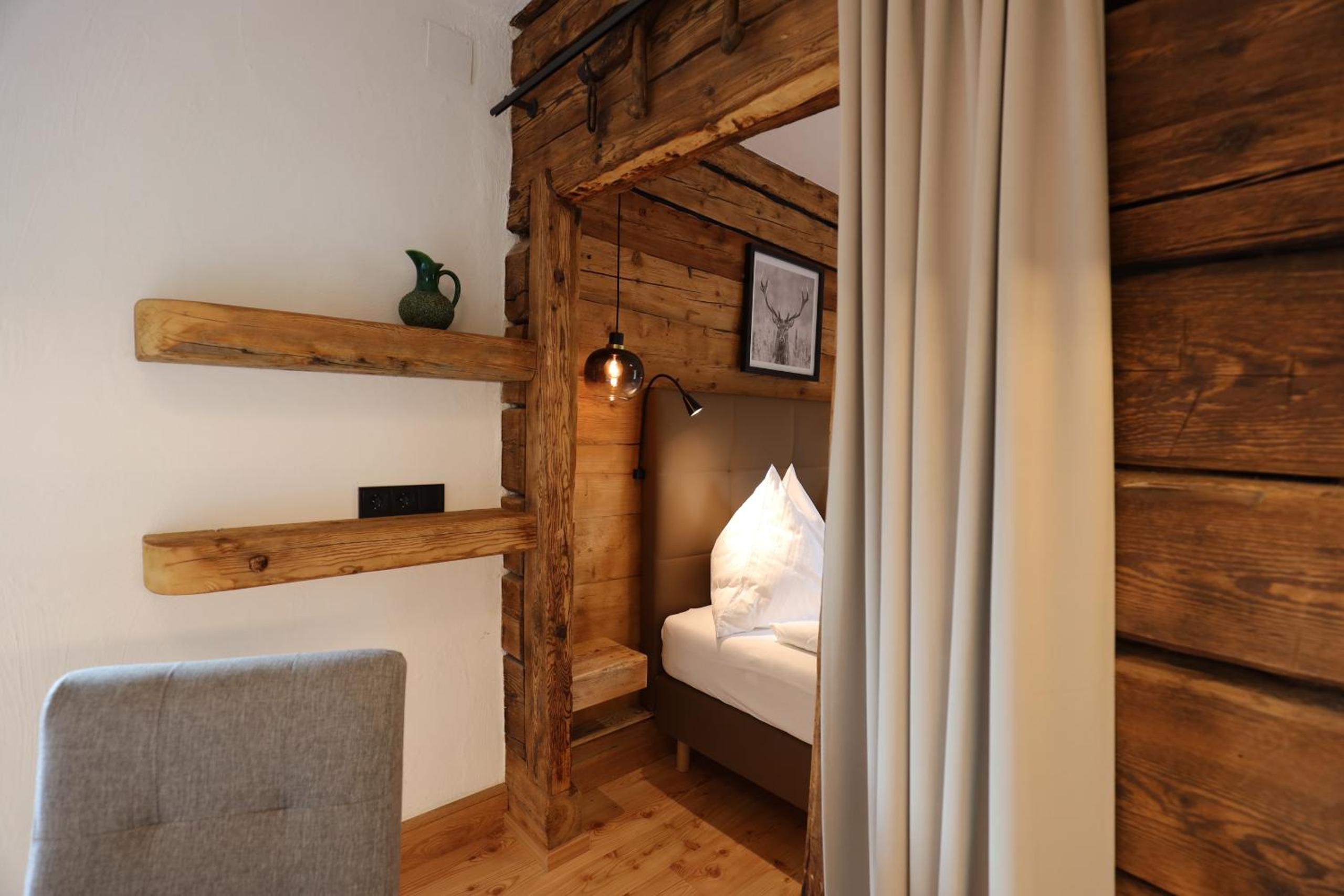 Pension & Appartements Ronacherhof -Mountain Hideaway Slopeside