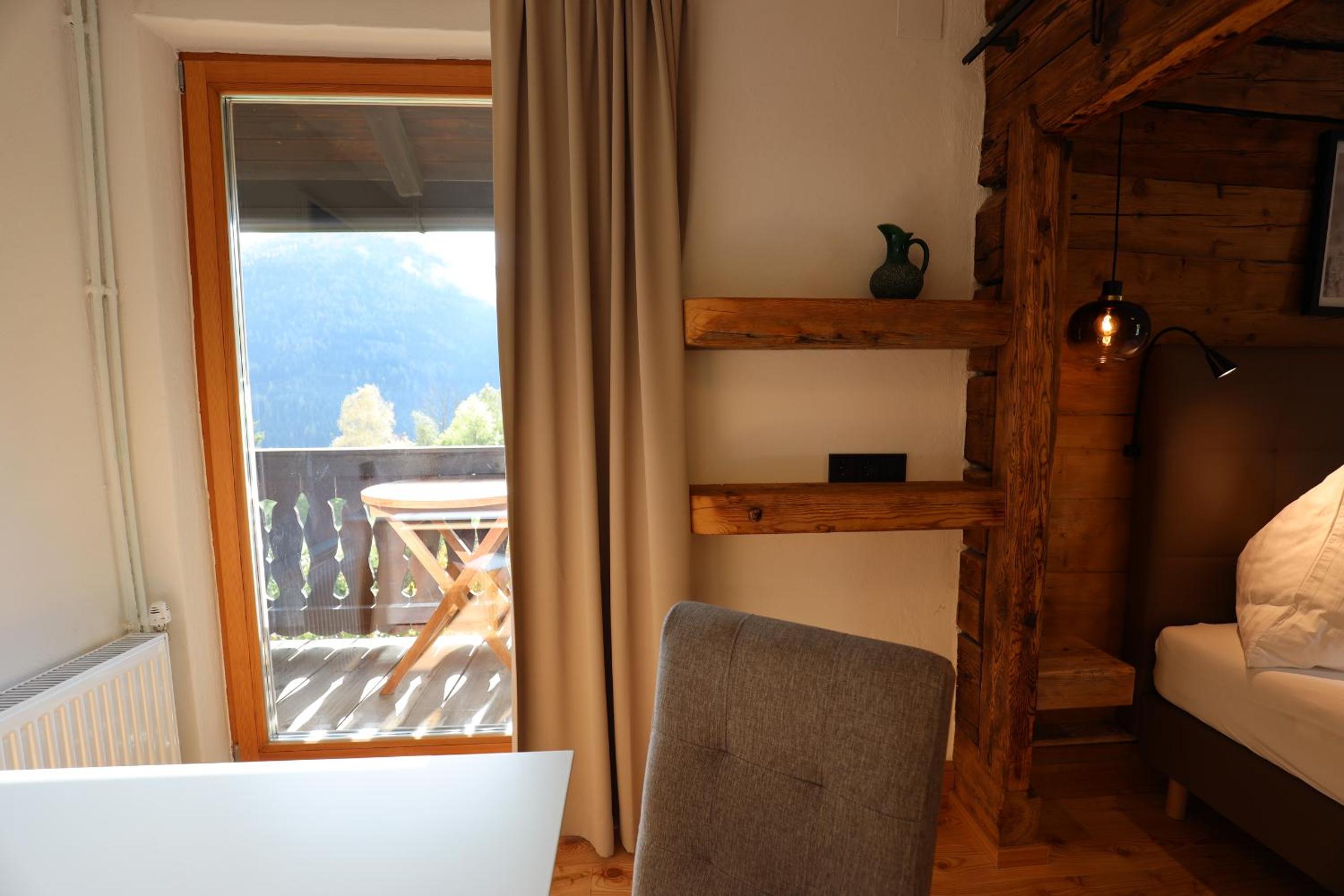 Pension & Appartements Ronacherhof -Mountain Hideaway Slopeside