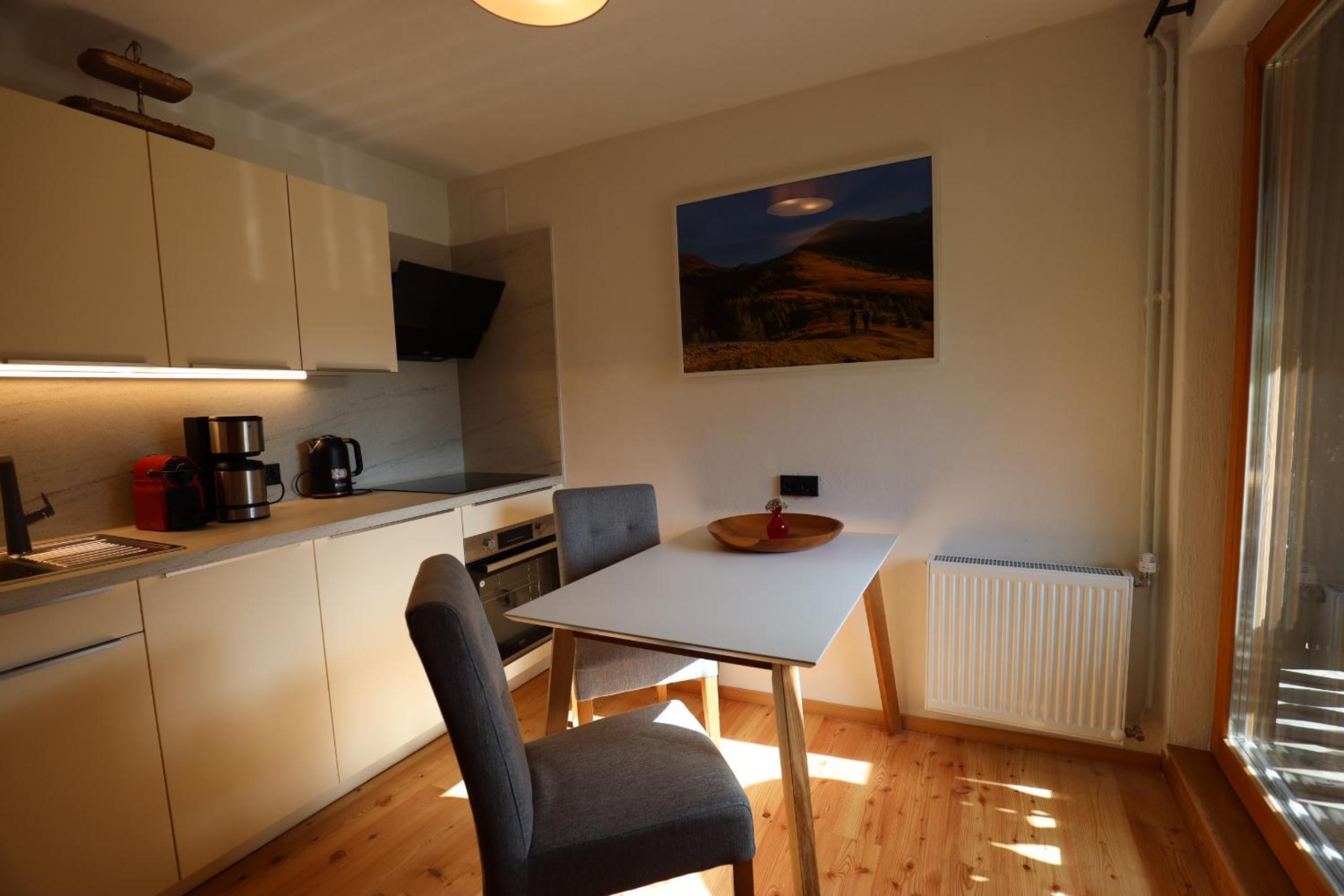 Pension & Appartements Ronacherhof -Mountain Hideaway Slopeside