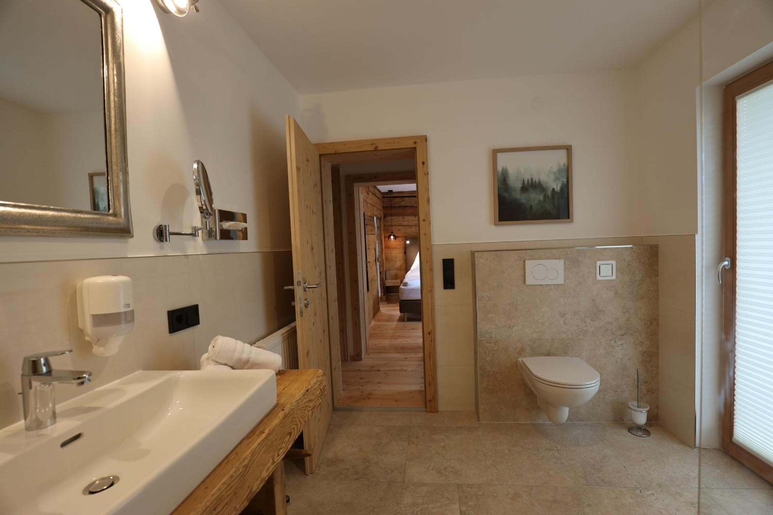 Pension & Appartements Ronacherhof -Mountain Hideaway Slopeside