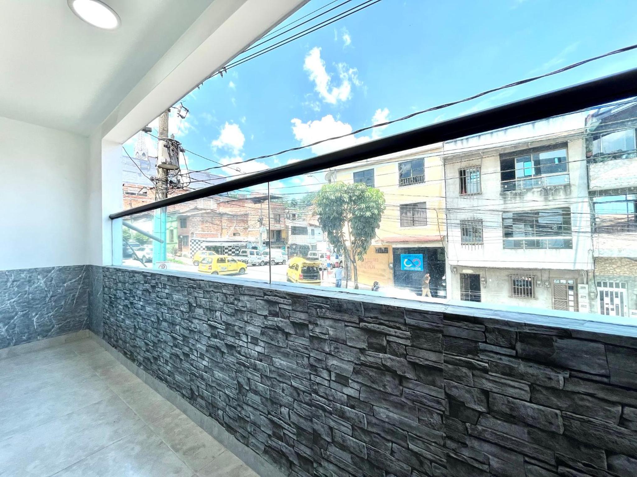 Edificio Victory Medellin - Apartamentos Acogedores y Equipados 100MB Wi-Fi, Central & Terraza Compartida