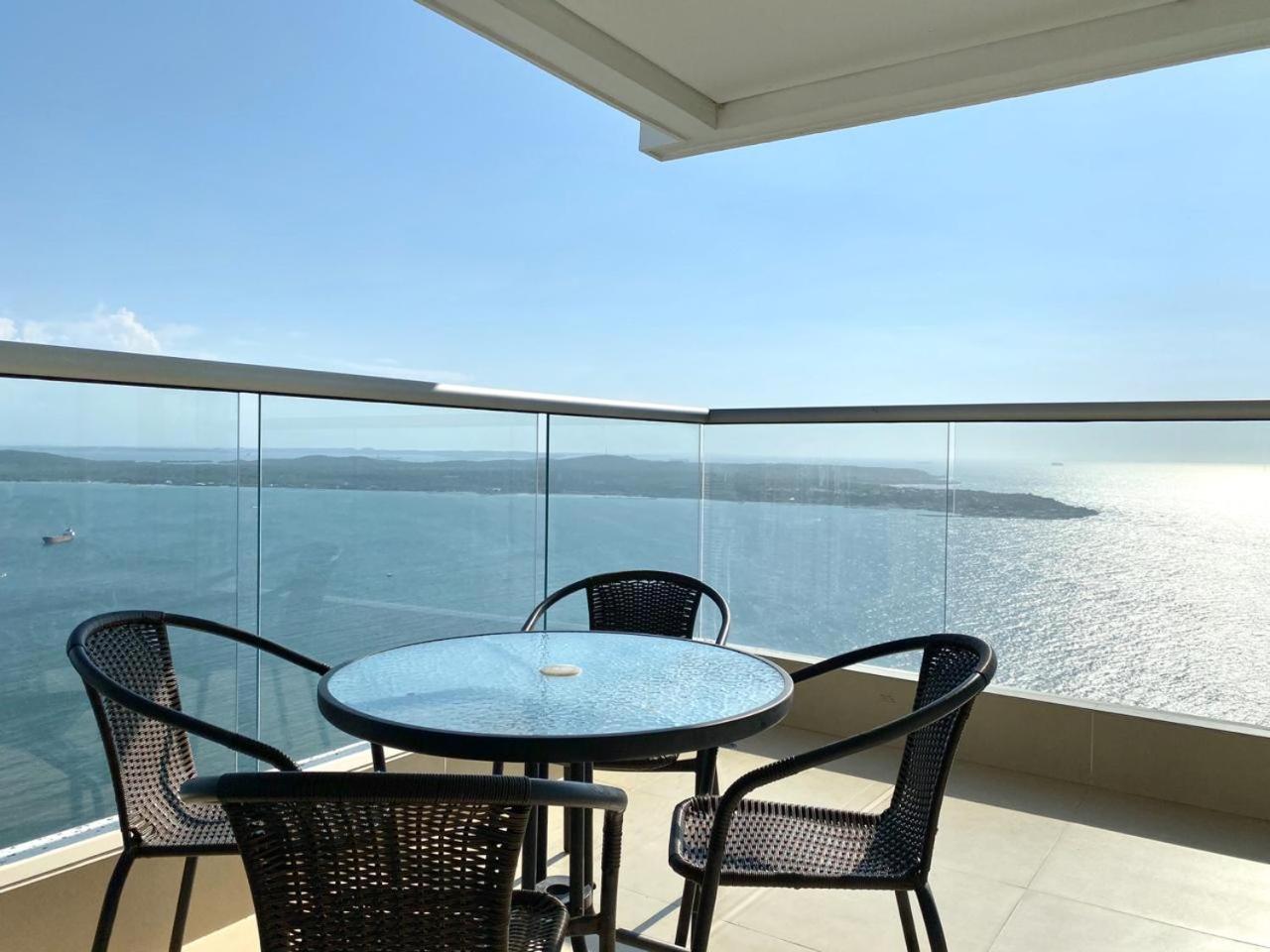 APARTAMENTO DE 3 HABITACIONES CON VISTA AL MAR.
