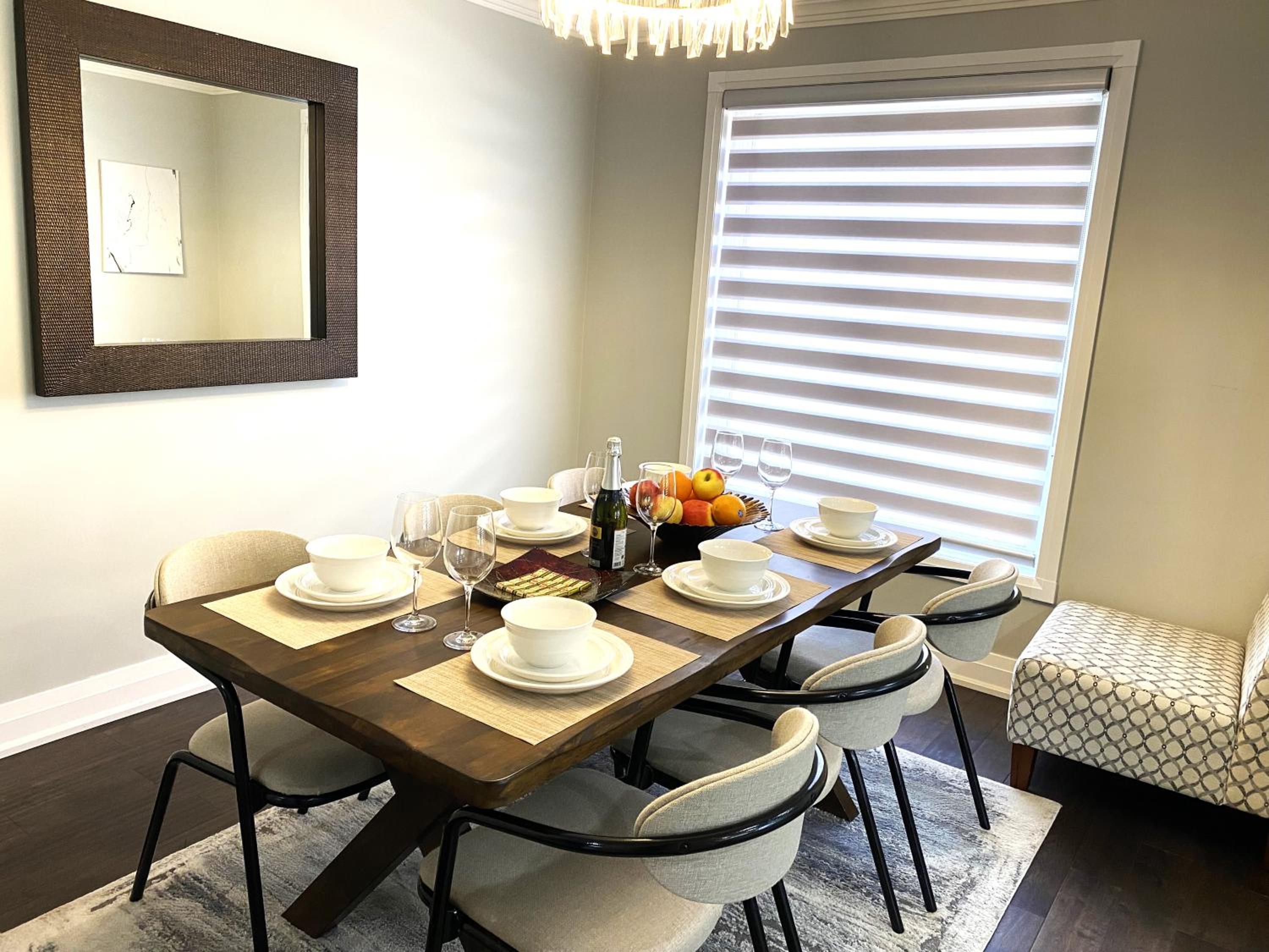 iResidence in Toronto - Fantastic Vacation Home with Breakfast