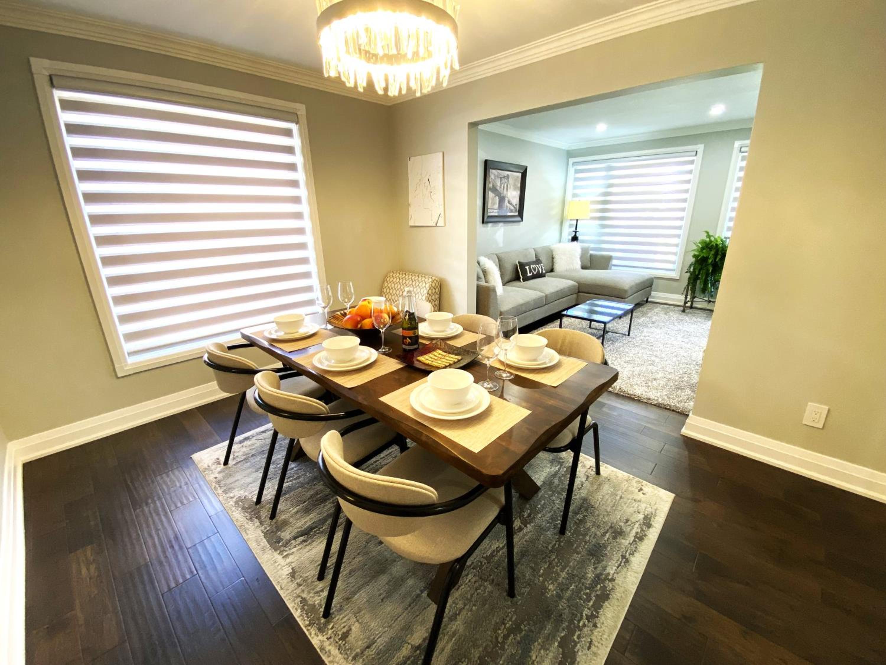 iResidence in Toronto - Fantastic Vacation Home with Breakfast